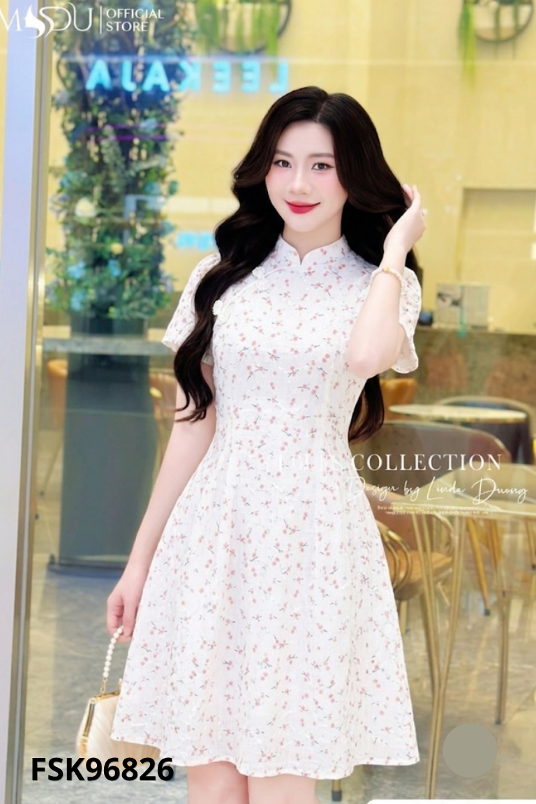 Váy be họa tiết hoa