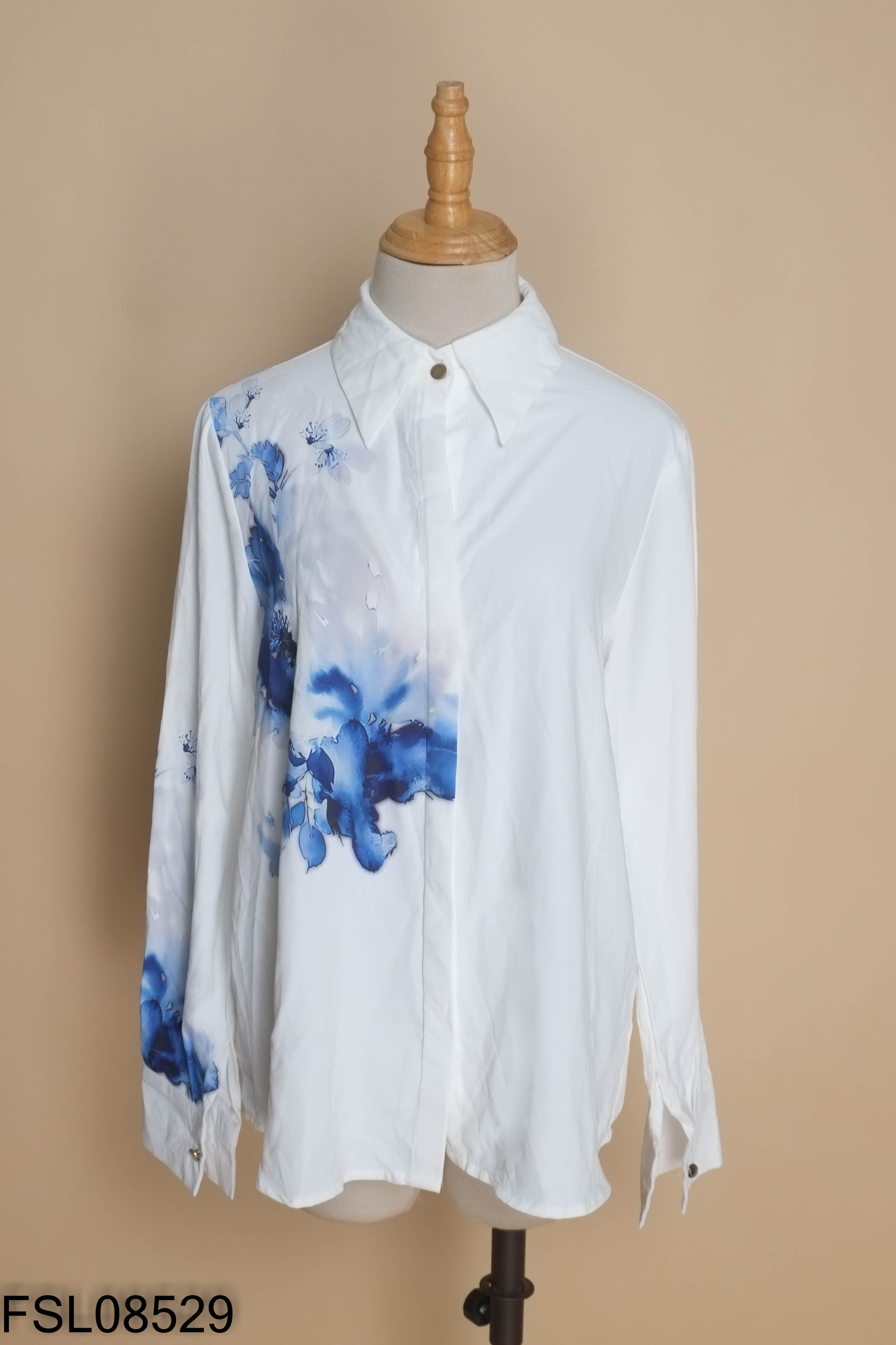 NEWTAG Áo VERO MODA sơ mi trắng họa tiết xanh