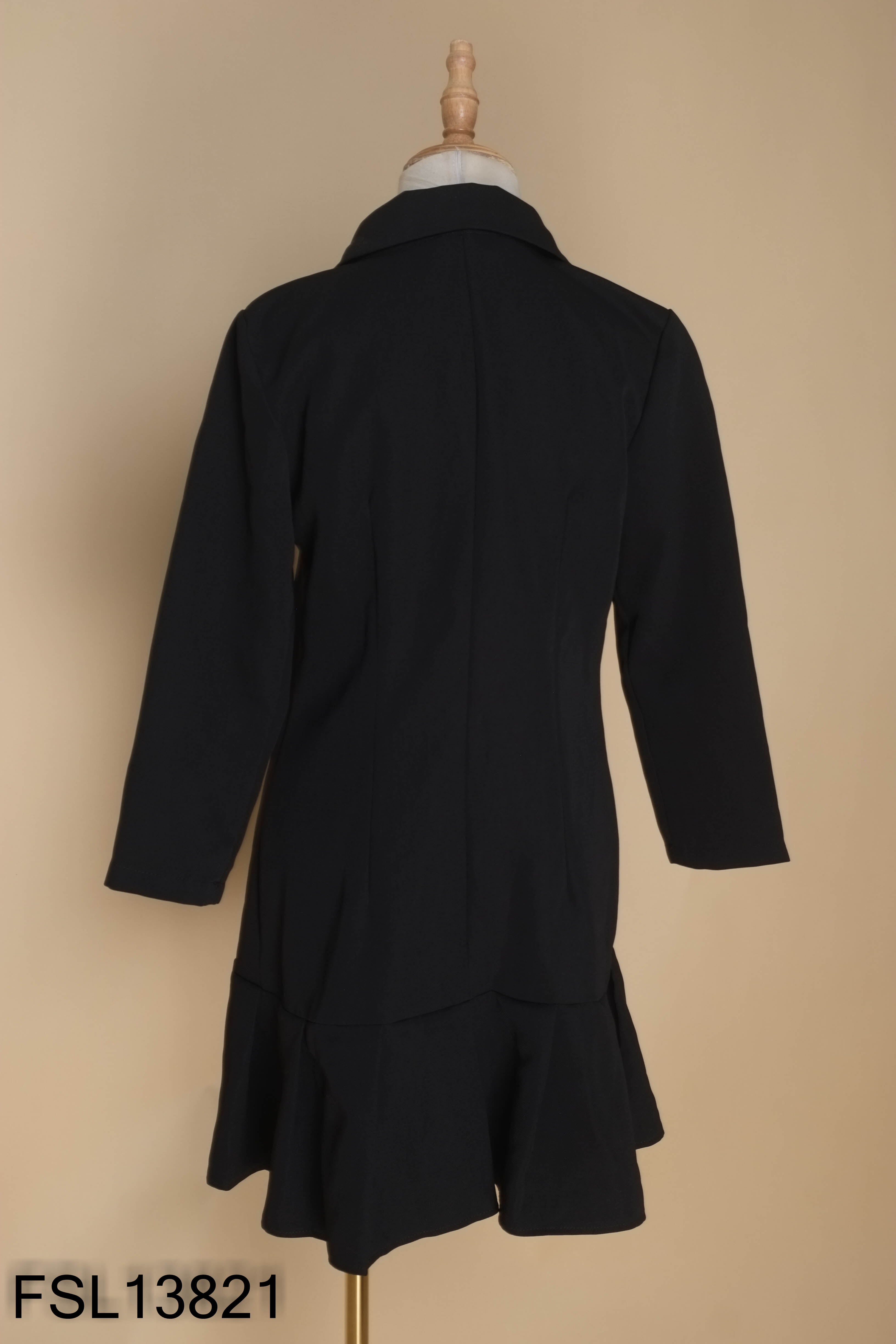 Váy đen LIOS phối kiểu vest
