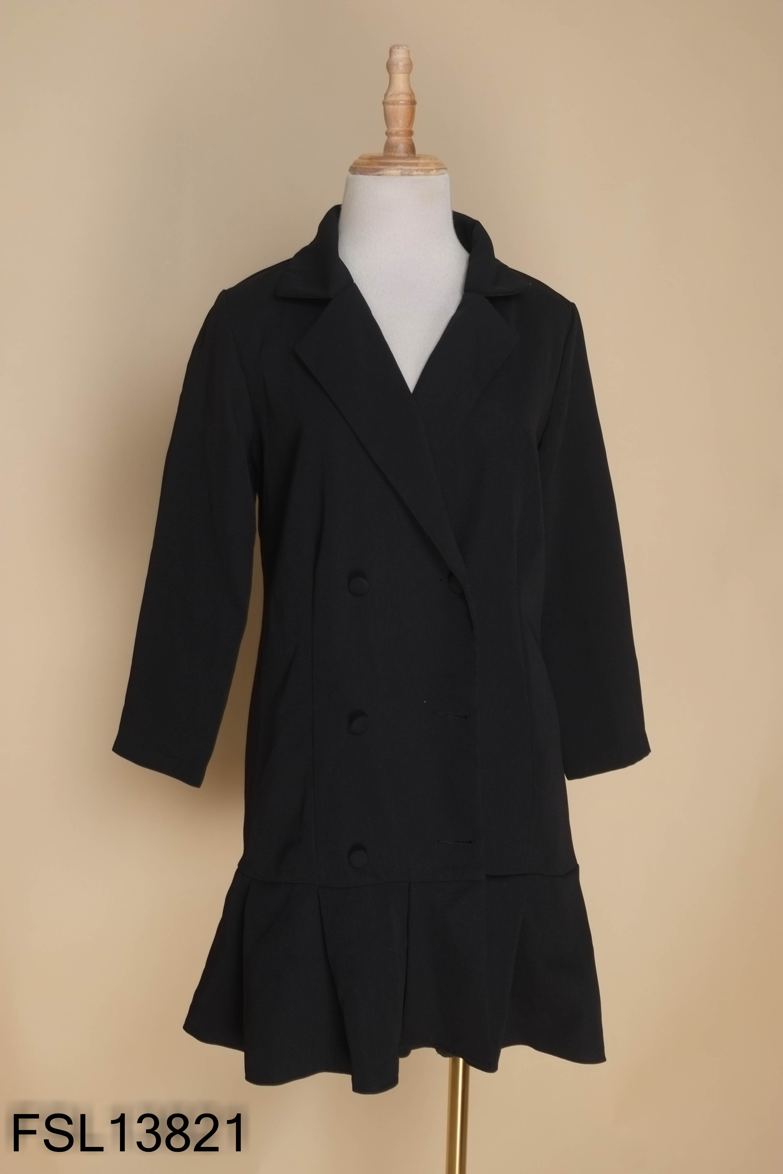 Váy đen LIOS phối kiểu vest