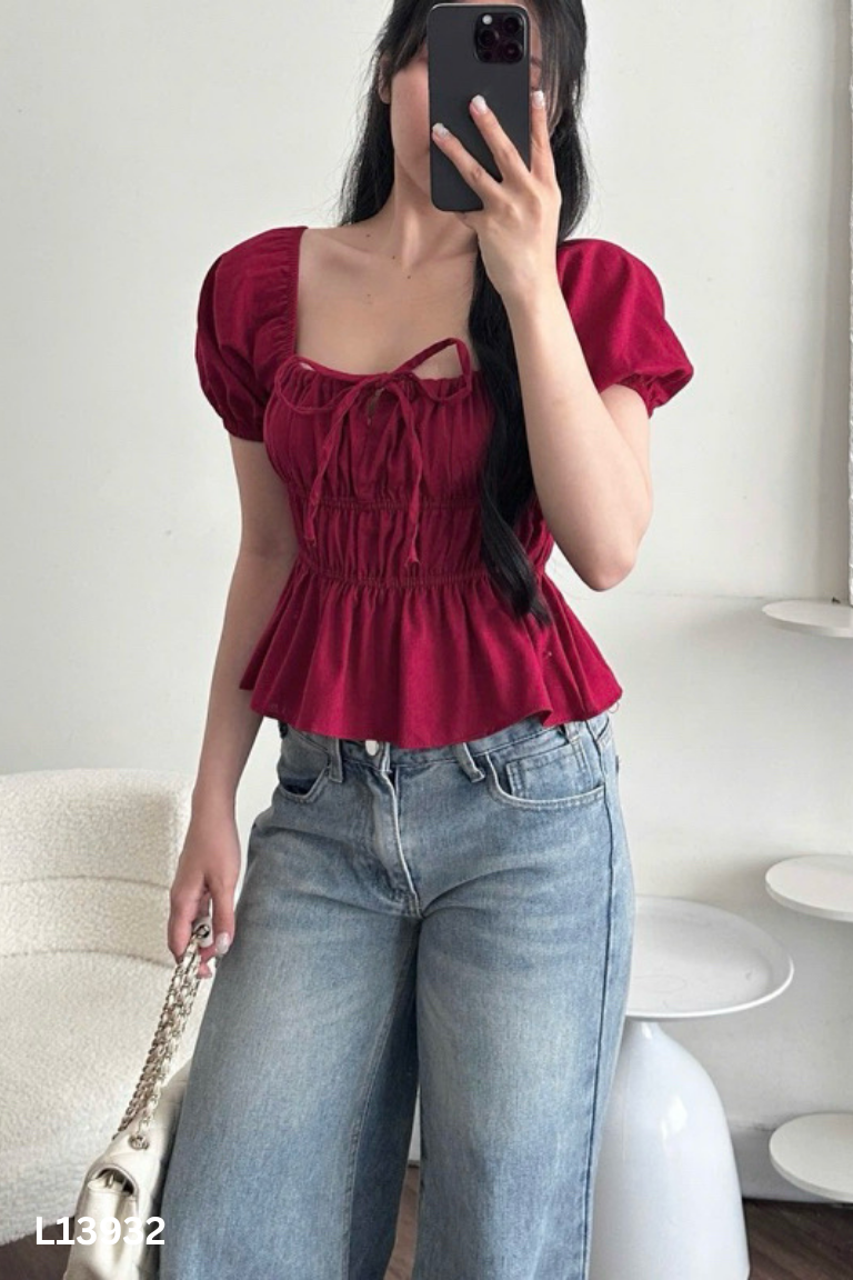 Áo kiểu đỏ tay bồng trễ vai