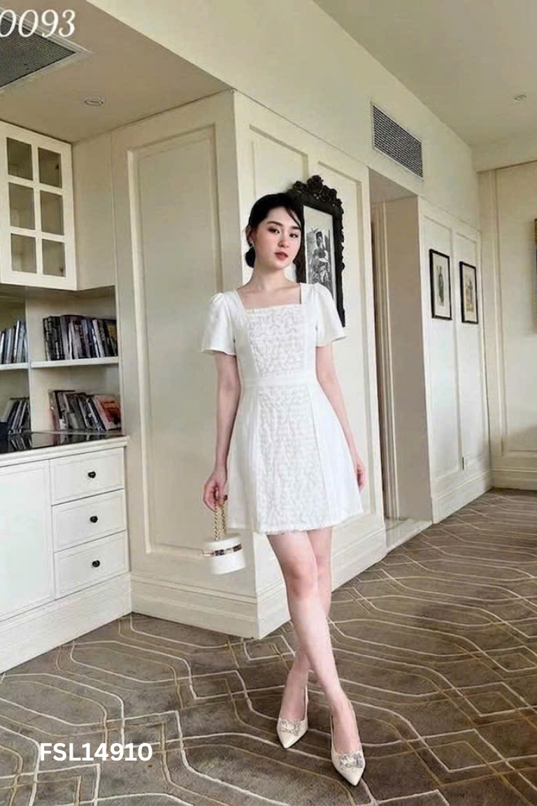 NEWTAG Váy trắng xếp ly bèo dọc thân