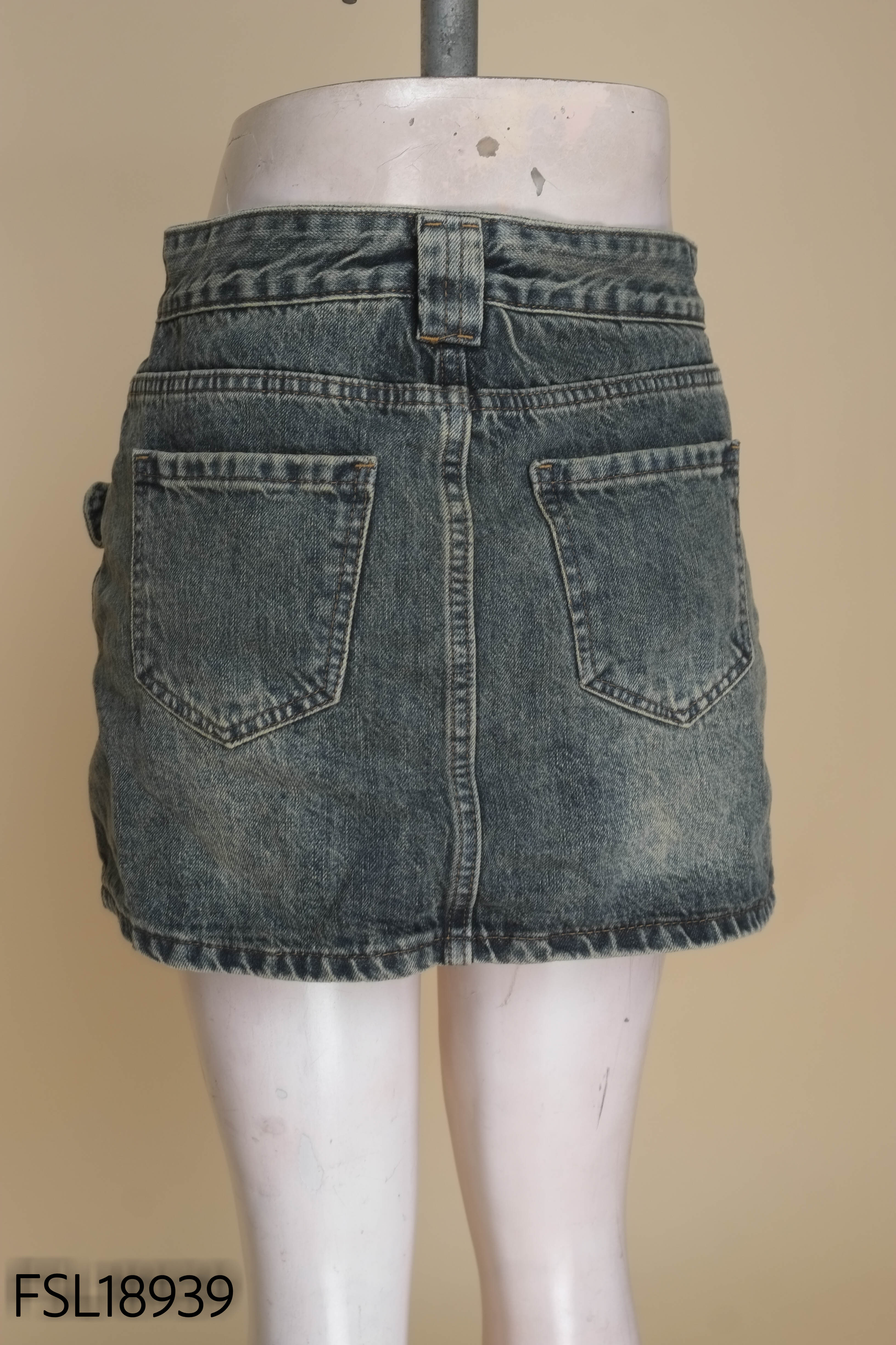 Chân váy jeans xanh túi hộp
