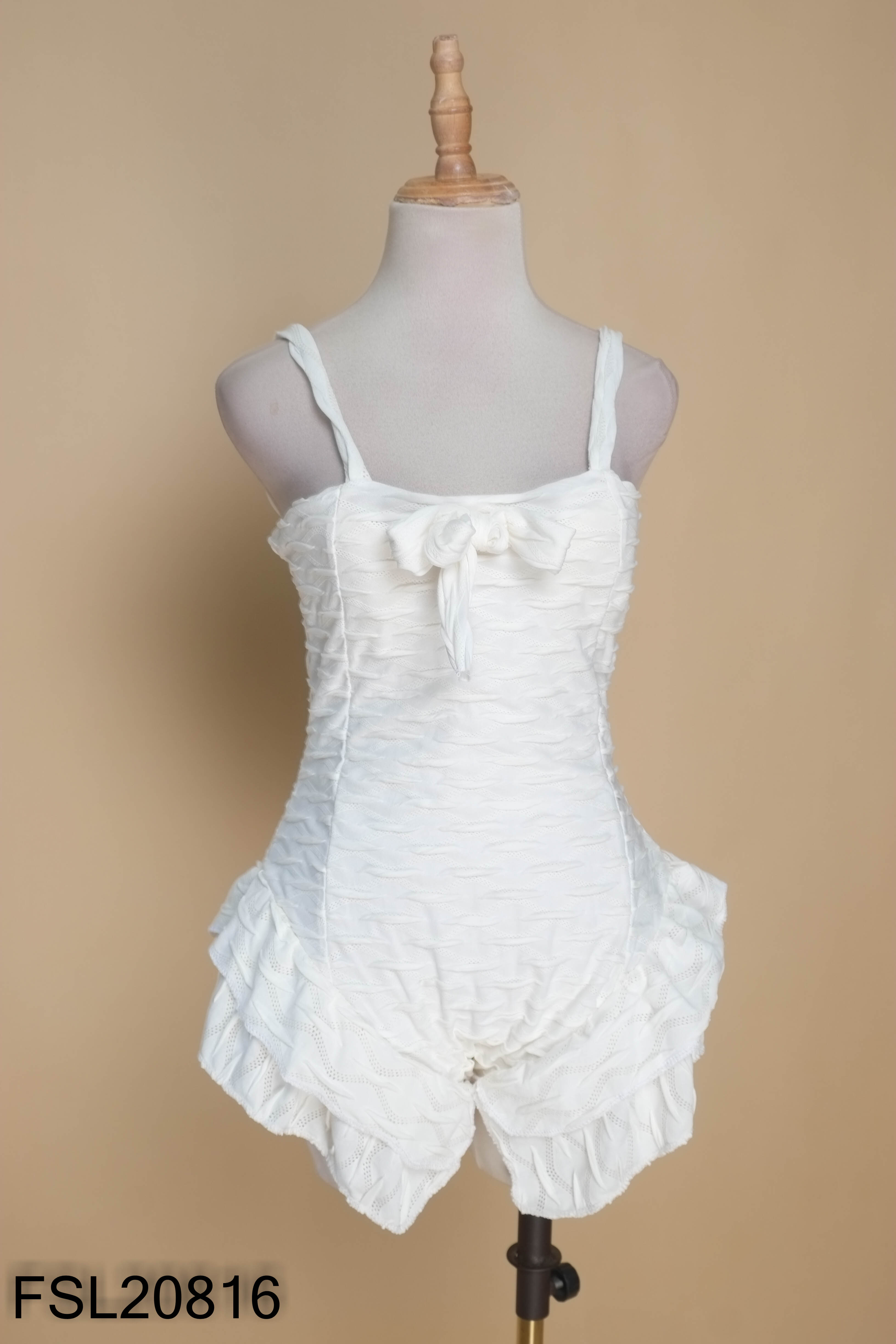 Bodysuits trắng ren hai dây