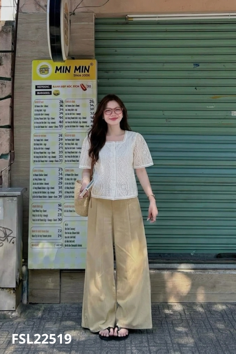 Áo ren be cổ vuông