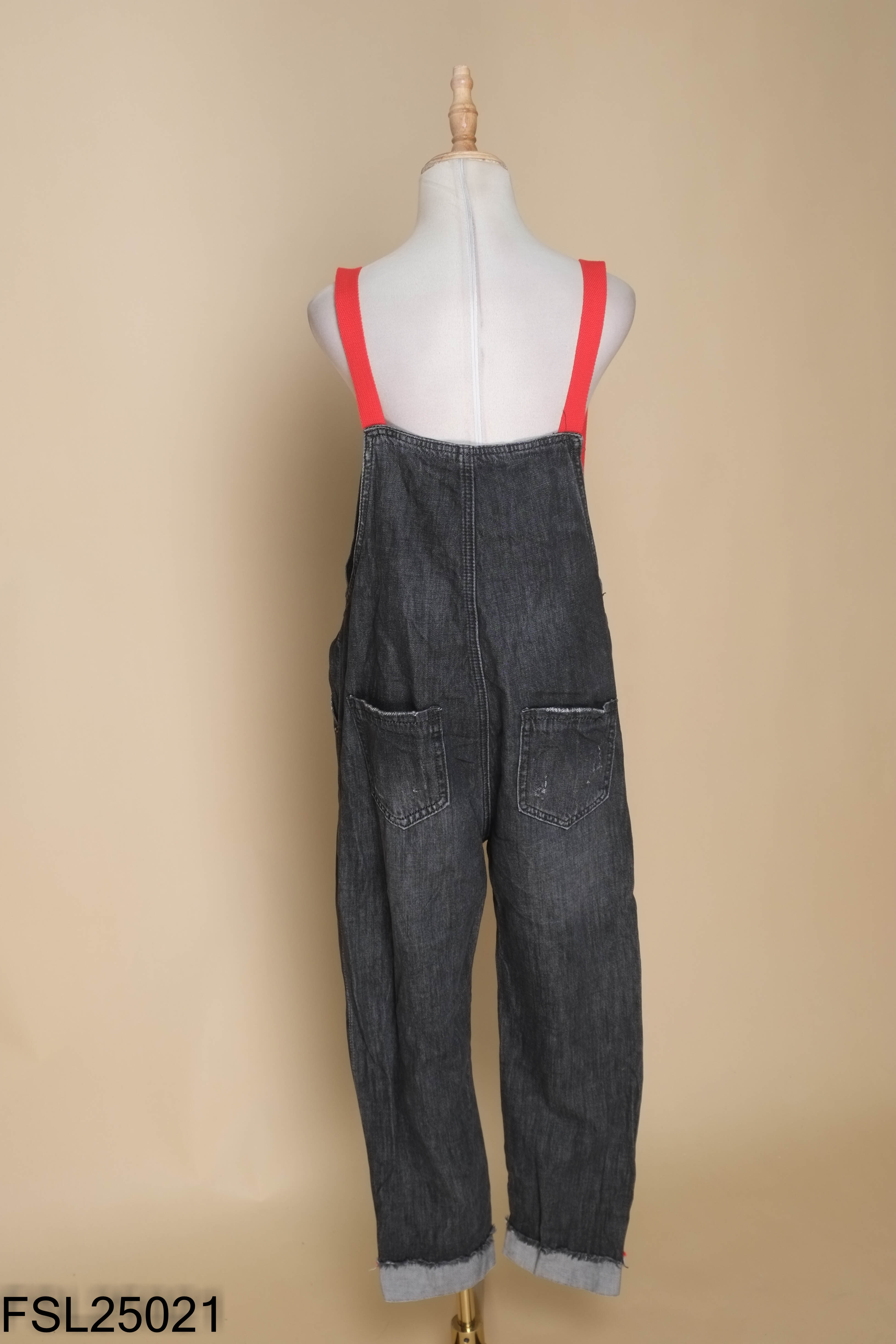 Jumpsuit jeans đen rạch