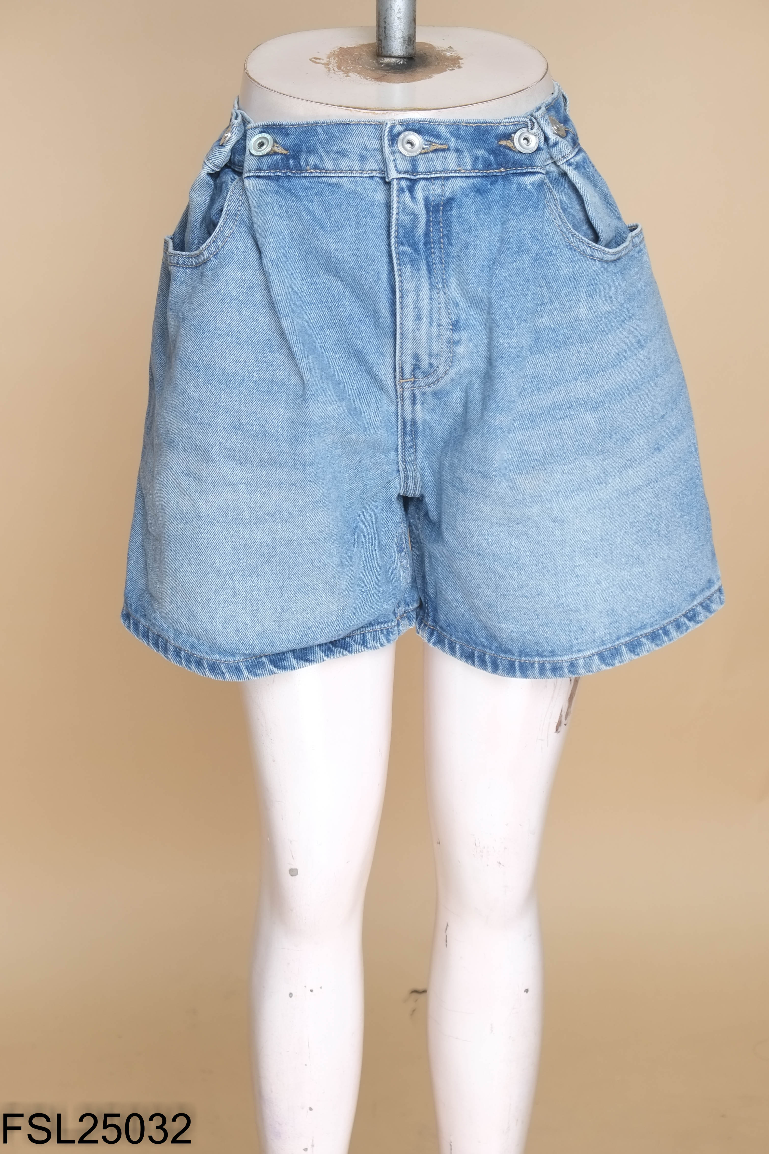 Quần short jeans ZARA khuy bấm