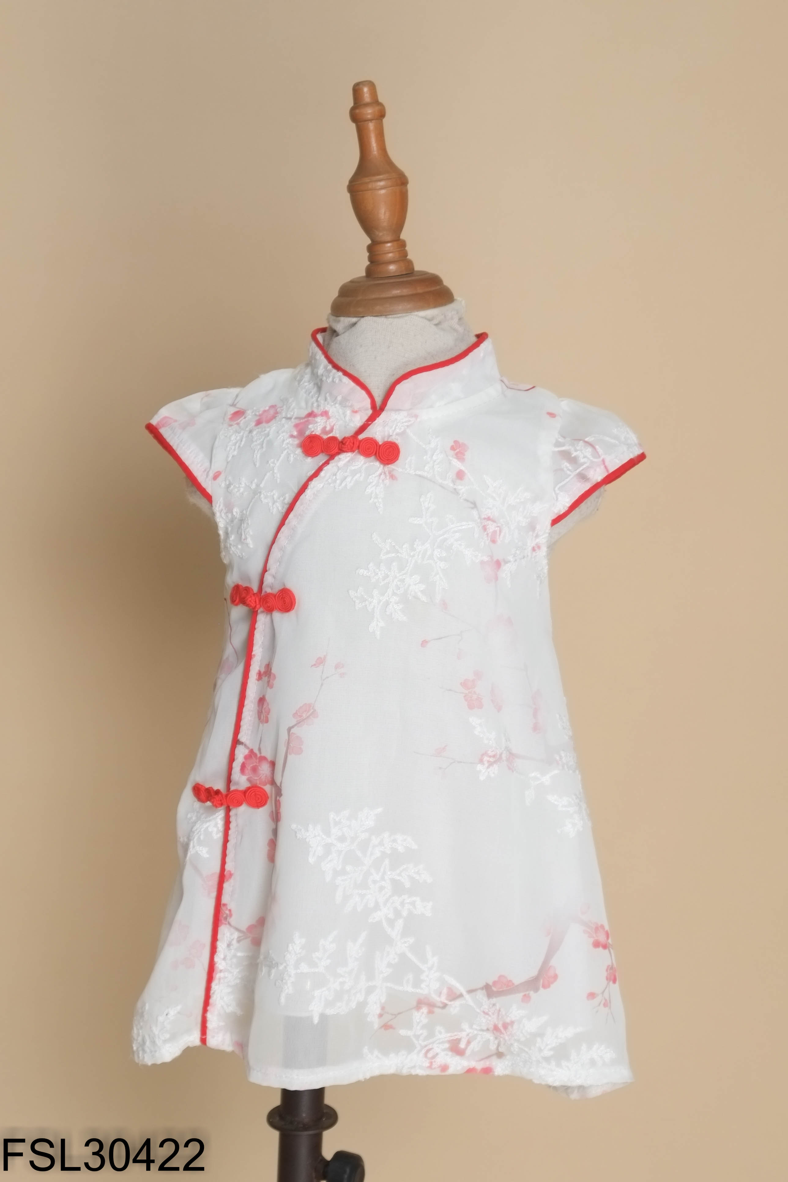 Váy be viền đỏ kid