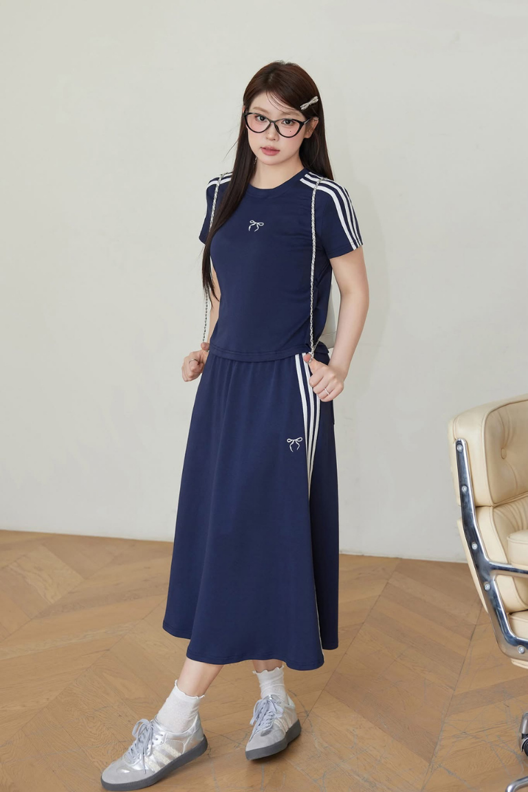 Set xanh kẻ+váy thêu nơ