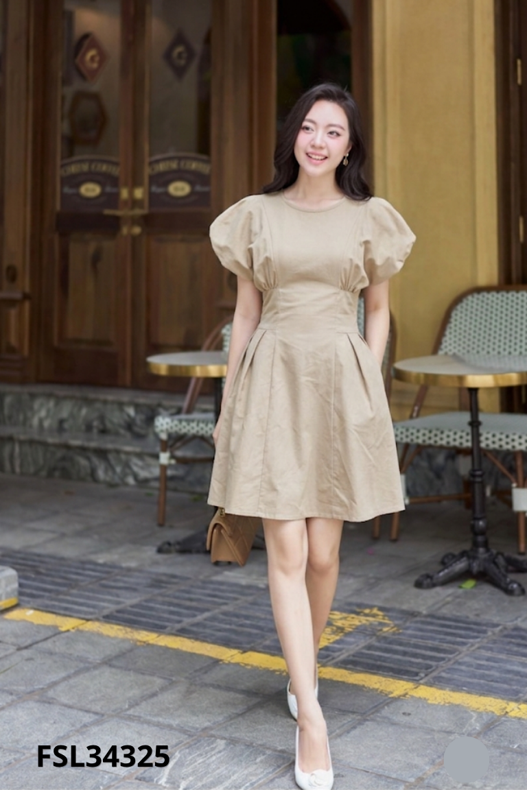Váy nâu cổ tròn tay sát nách