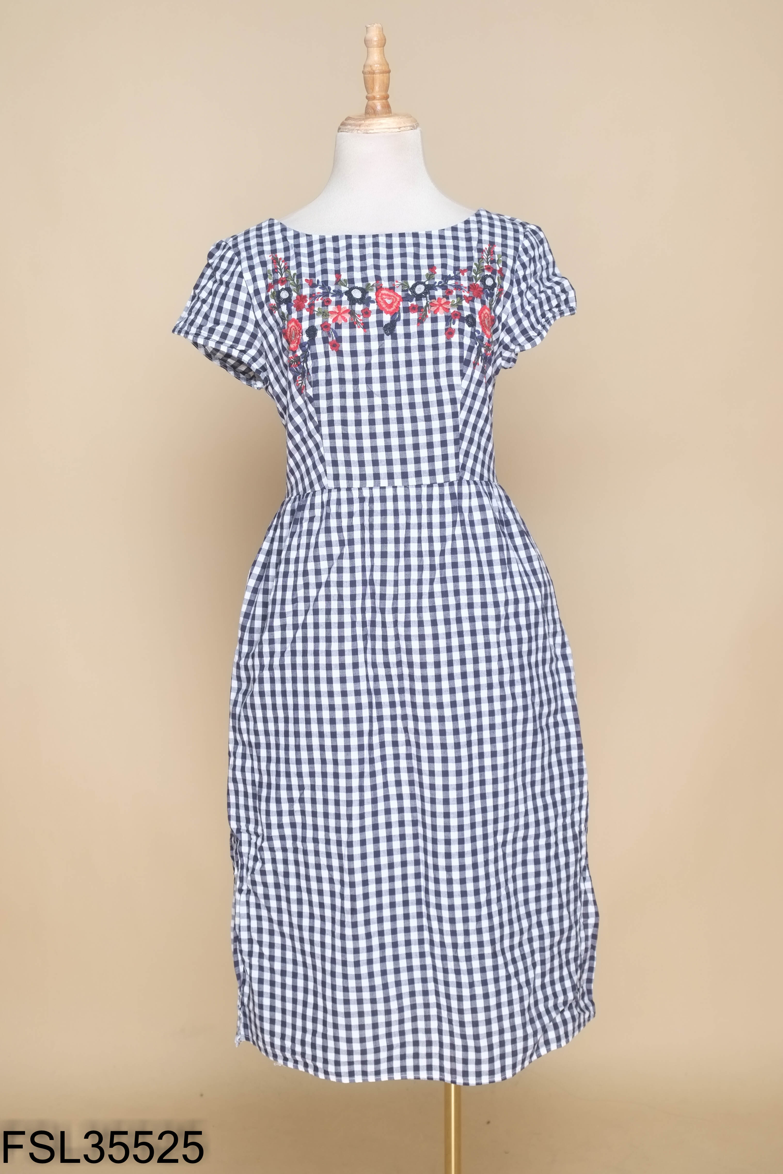 Váy ADORE DRESS xanh kẻ caro thêu hoa