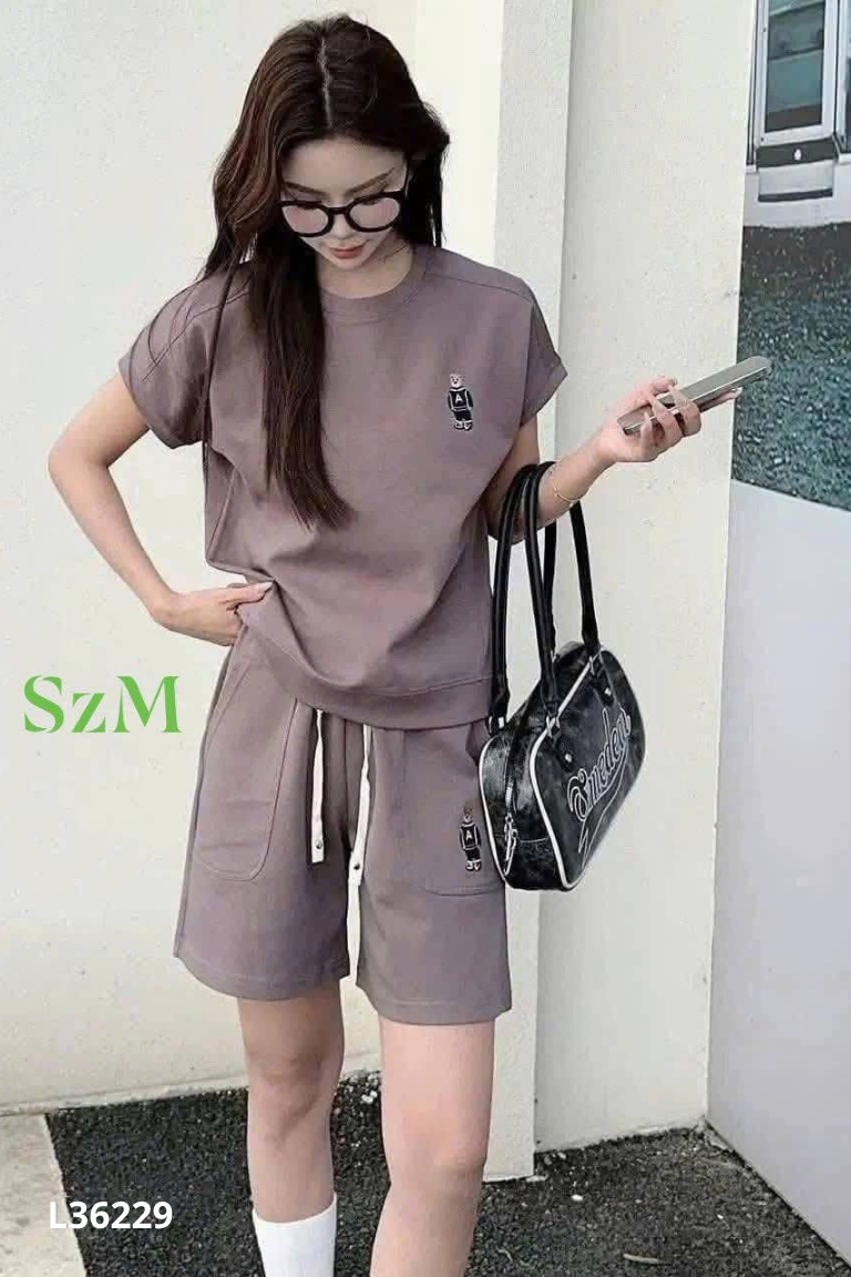Set nâu áo kiểu + quần lửng