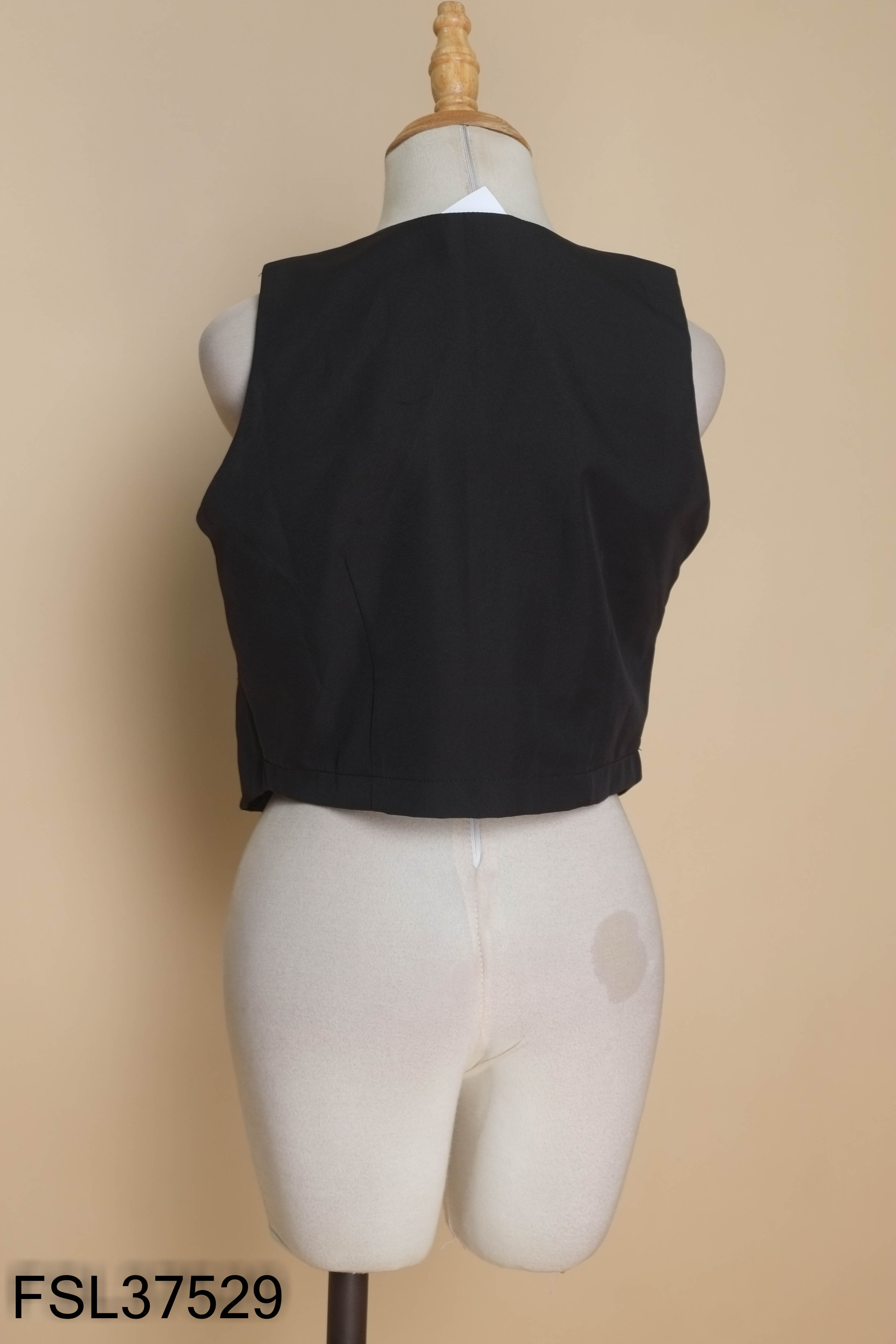 Áo vest đen croptop