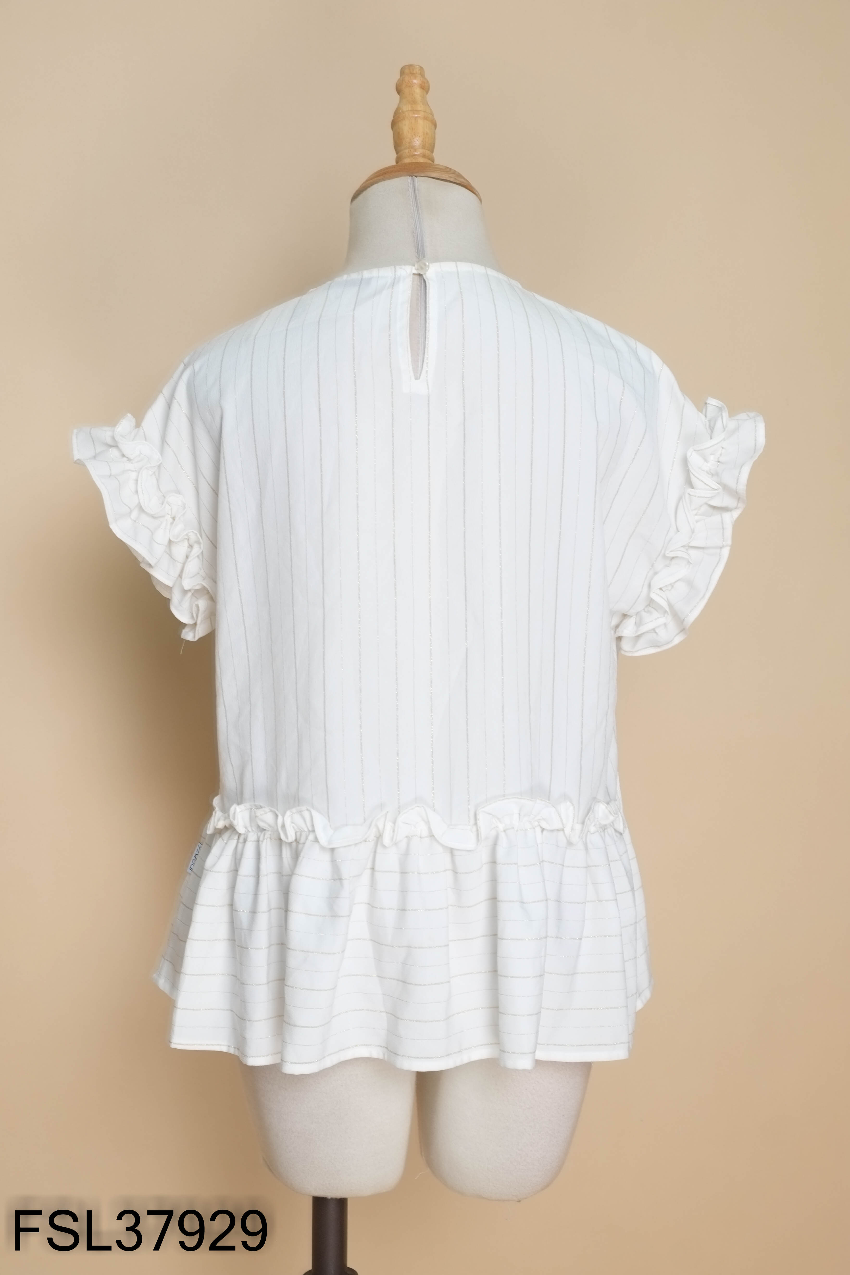 Áo 92 WEAR trắng phối bèo