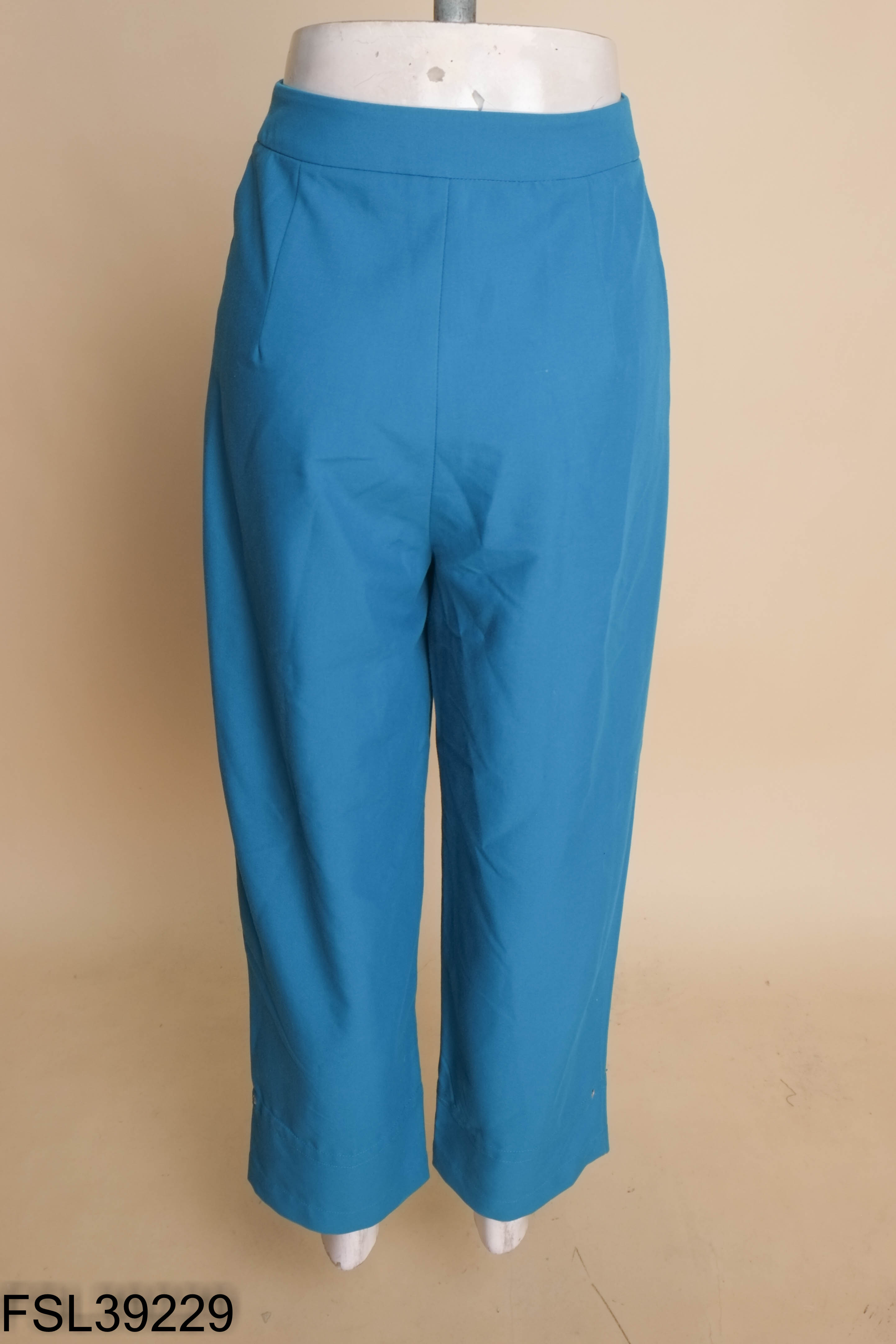 Quần CHAT xanh ống suông