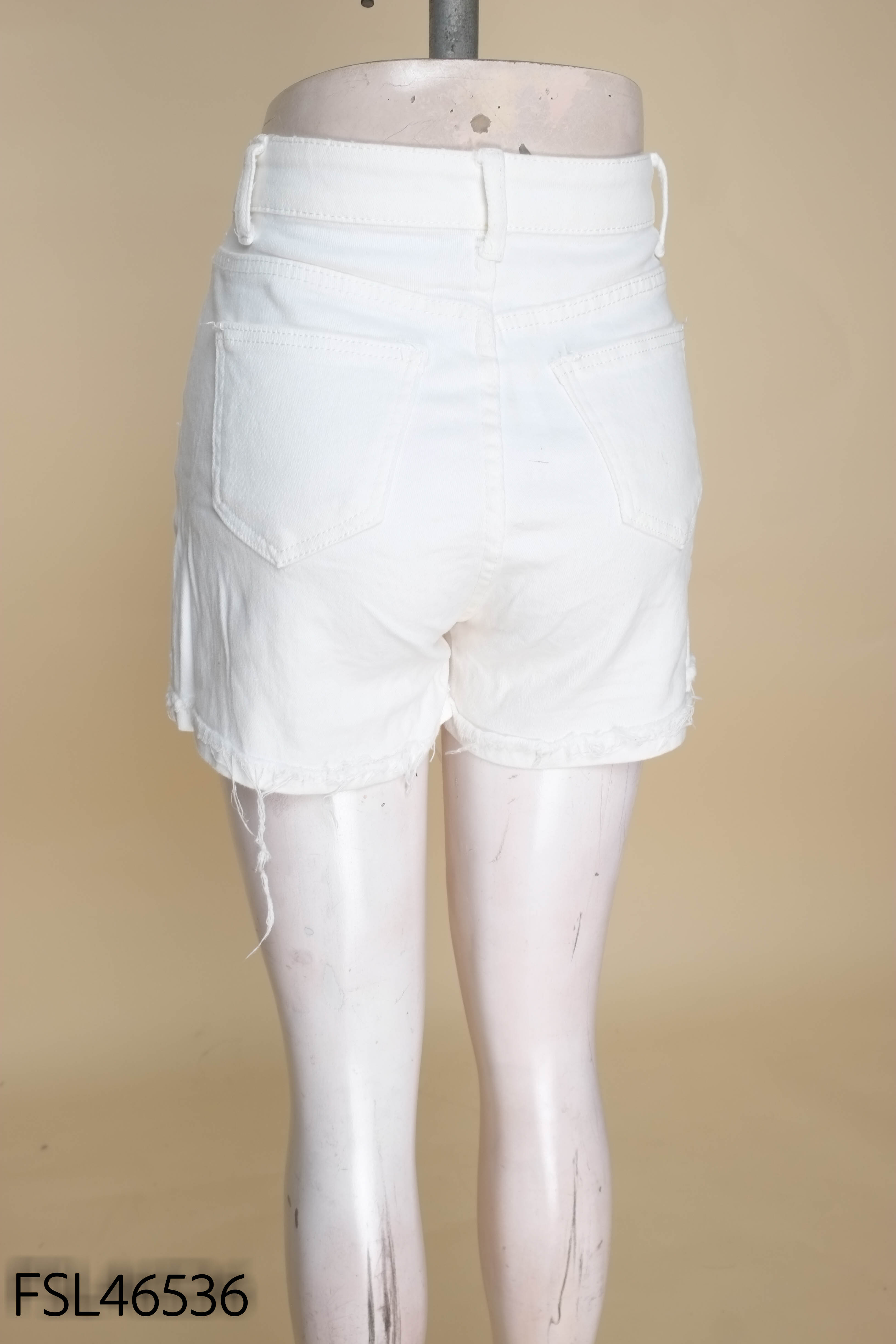 Quần jeans shorts trắng