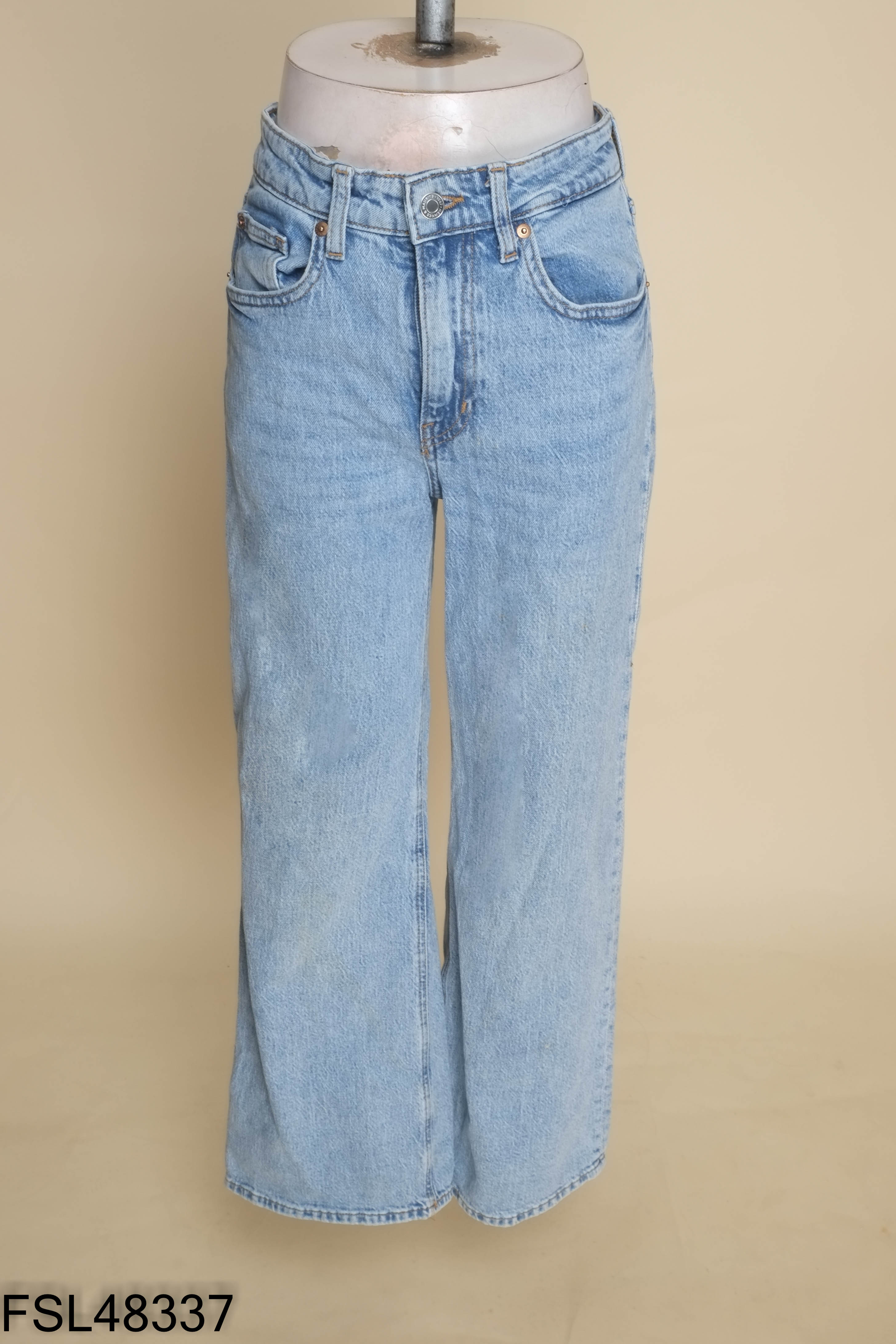 Quần jeans HM xah ố nhẹ