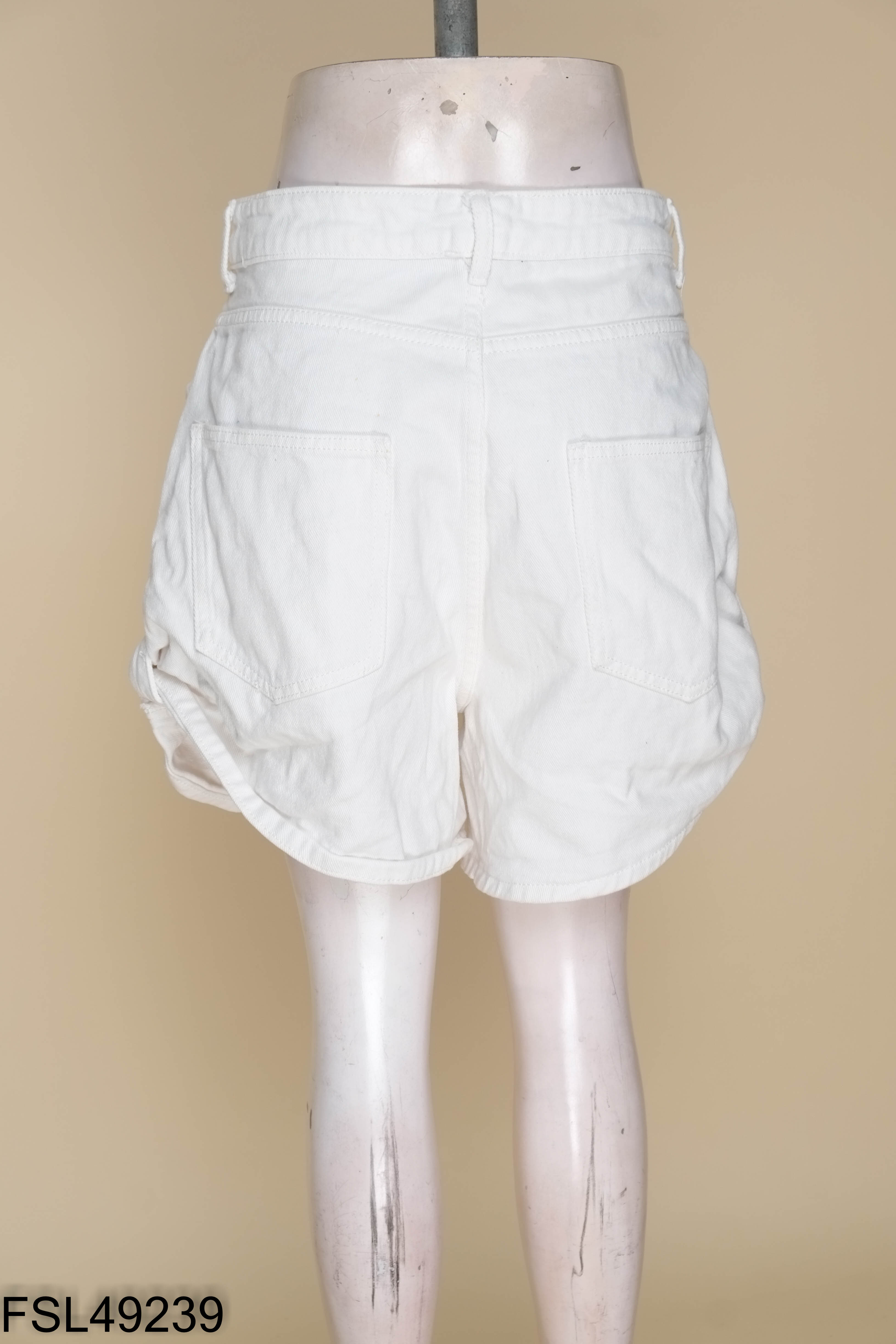 Quần short jeans trắng ống rộng