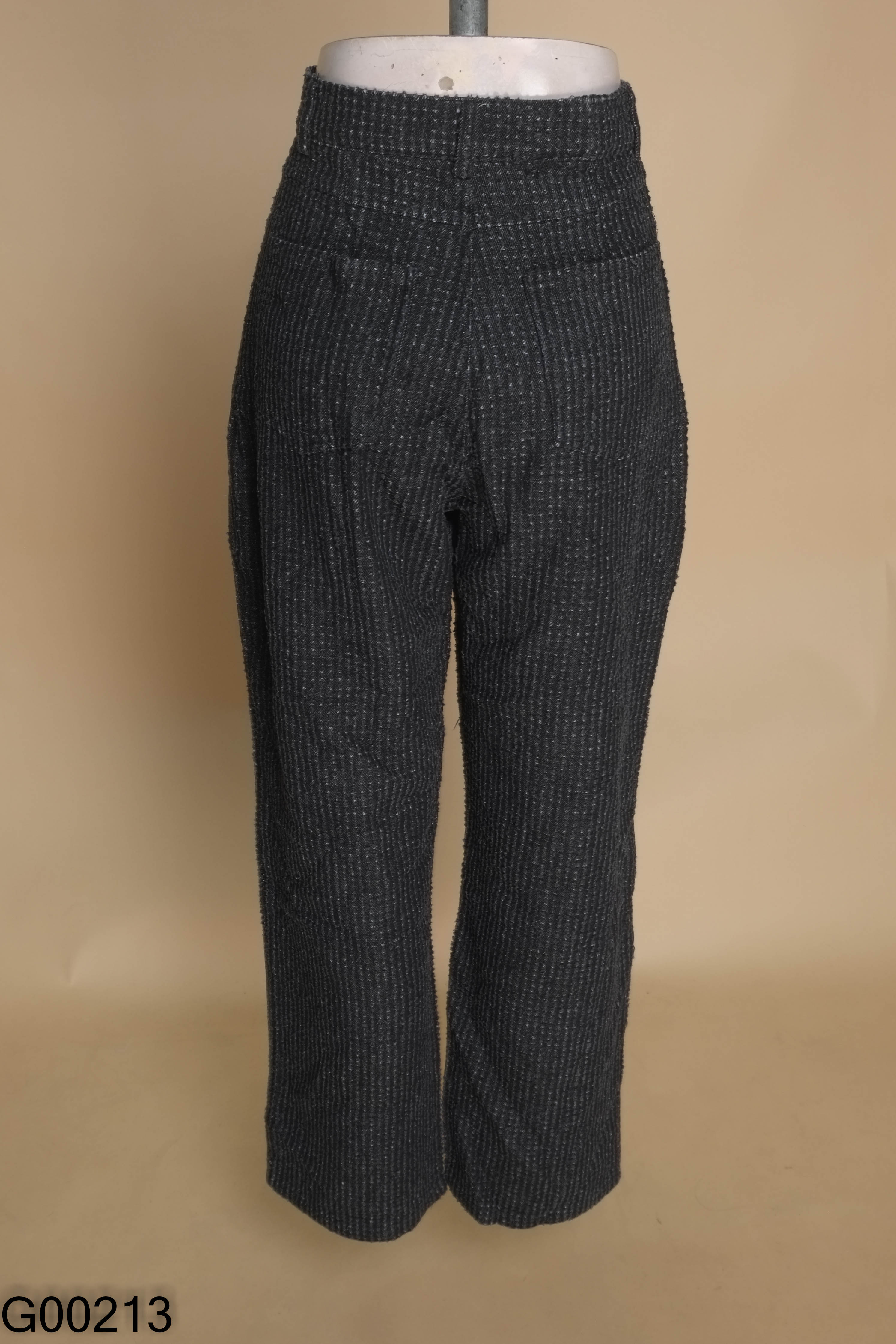 Quần jeans xám đen tua rua