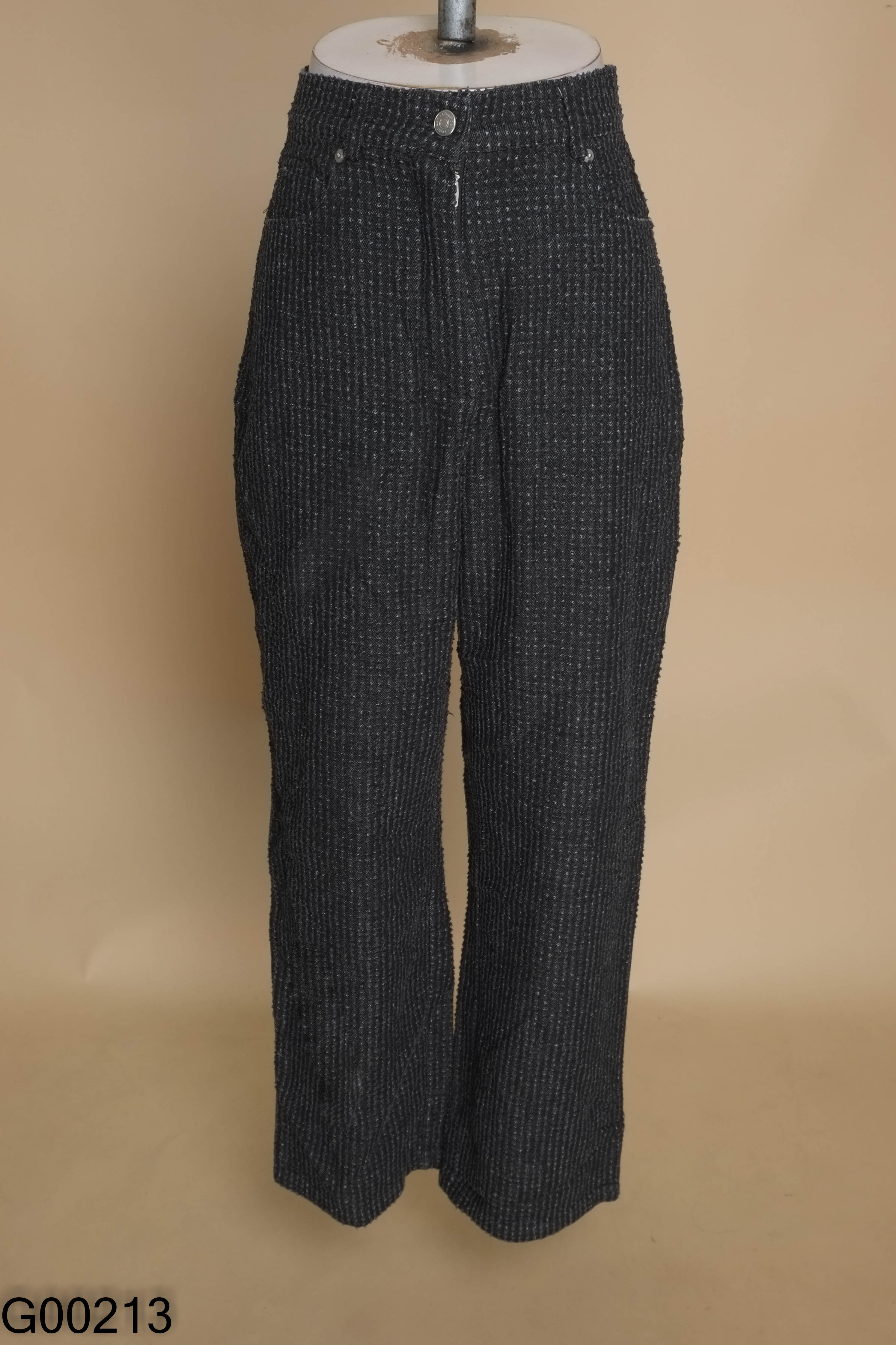 Quần jeans xám đen tua rua