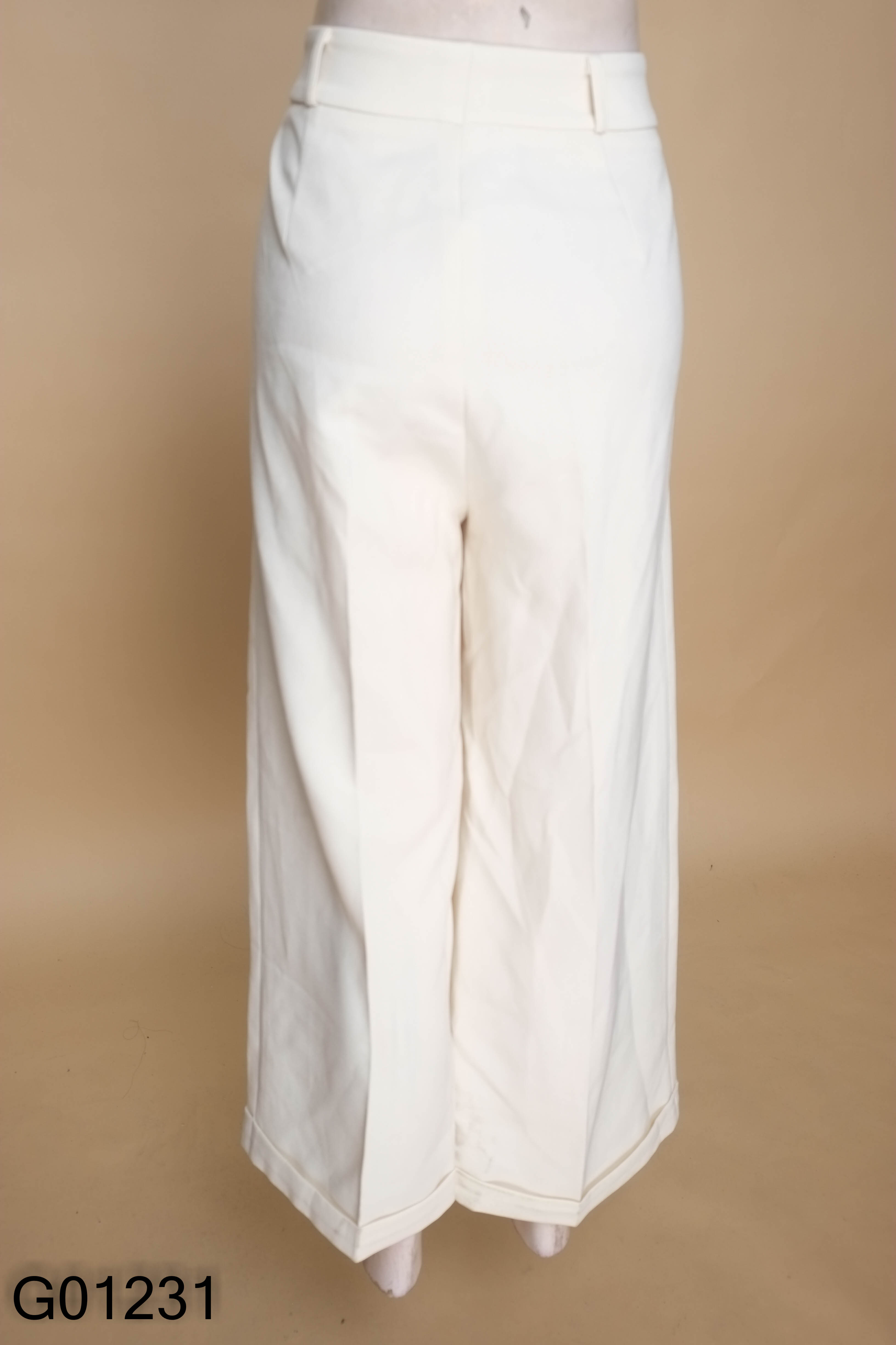 Quần REU DRESS kem suông