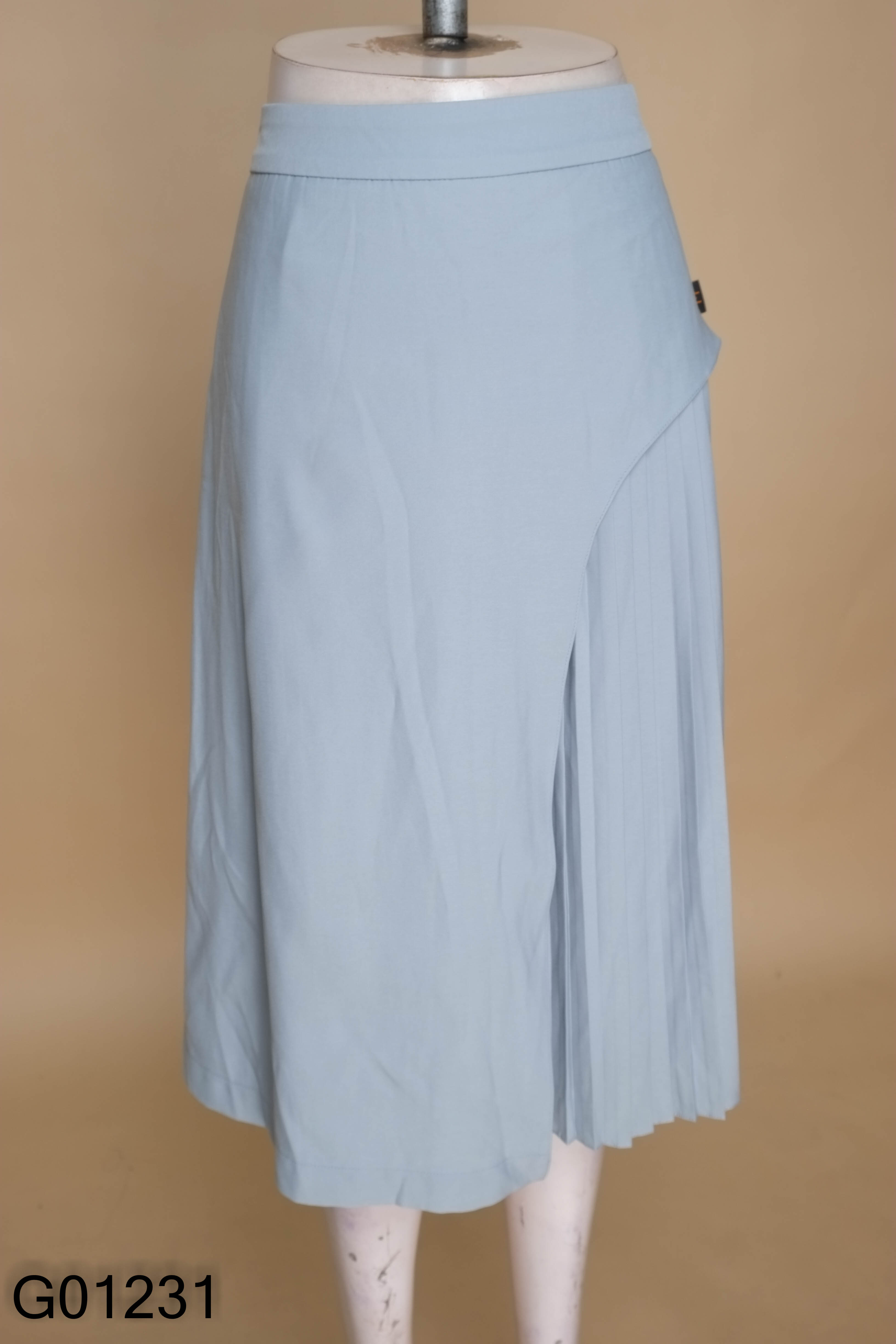Chân váy M OUTFIT xanh phối xếp li