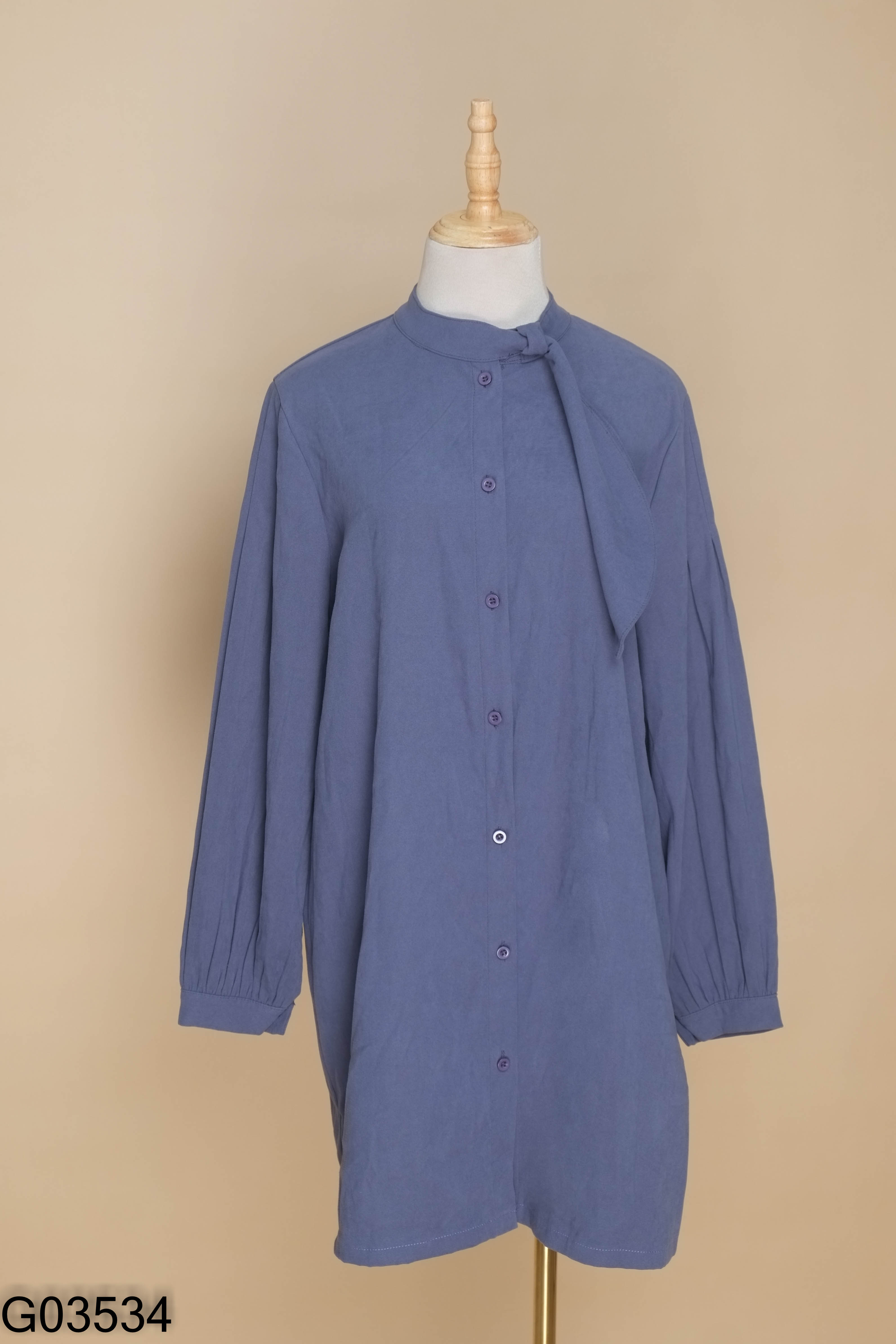 Váy sơ mi xanh suông trơn dài tay