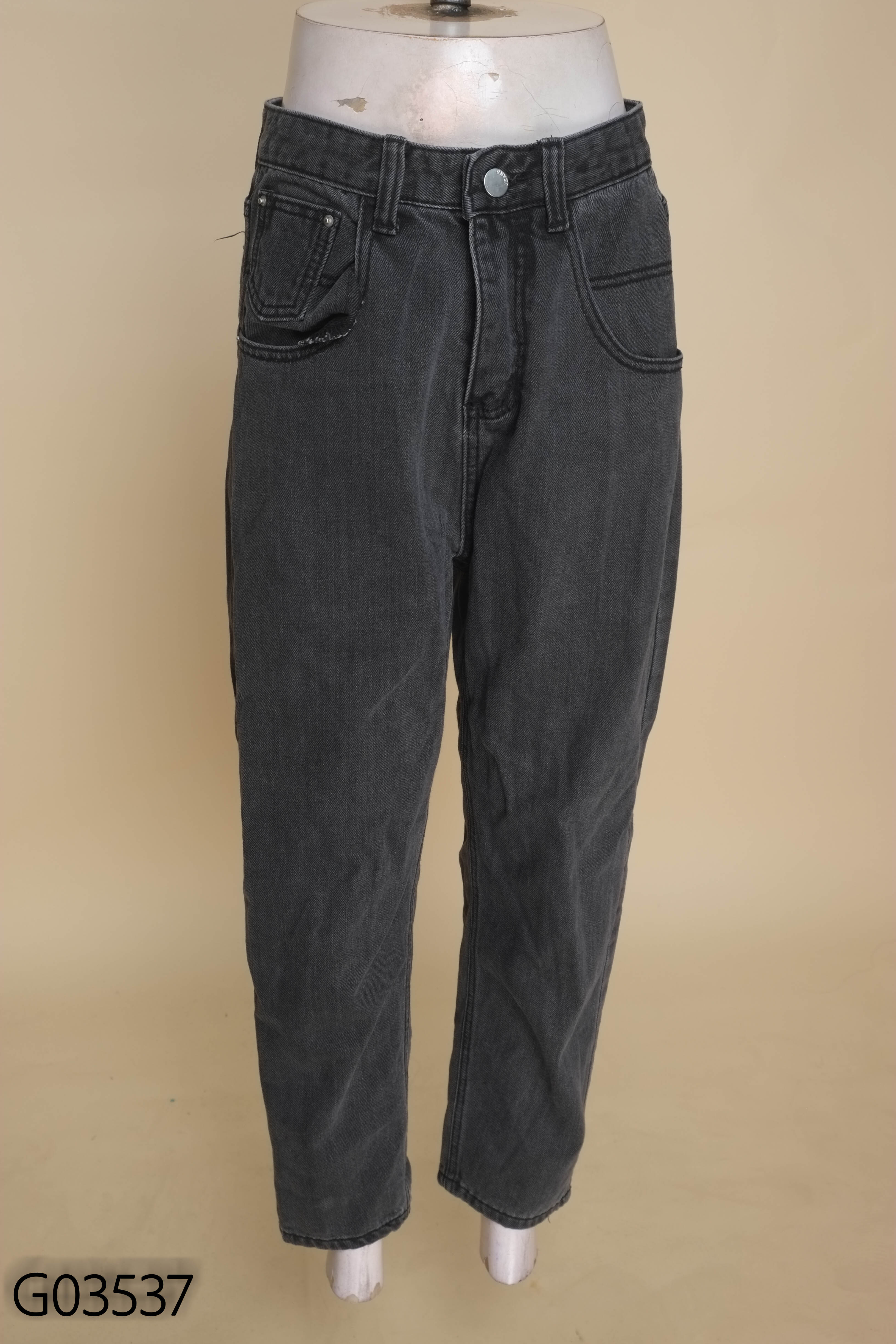 Quần jeans đen trơn baggy