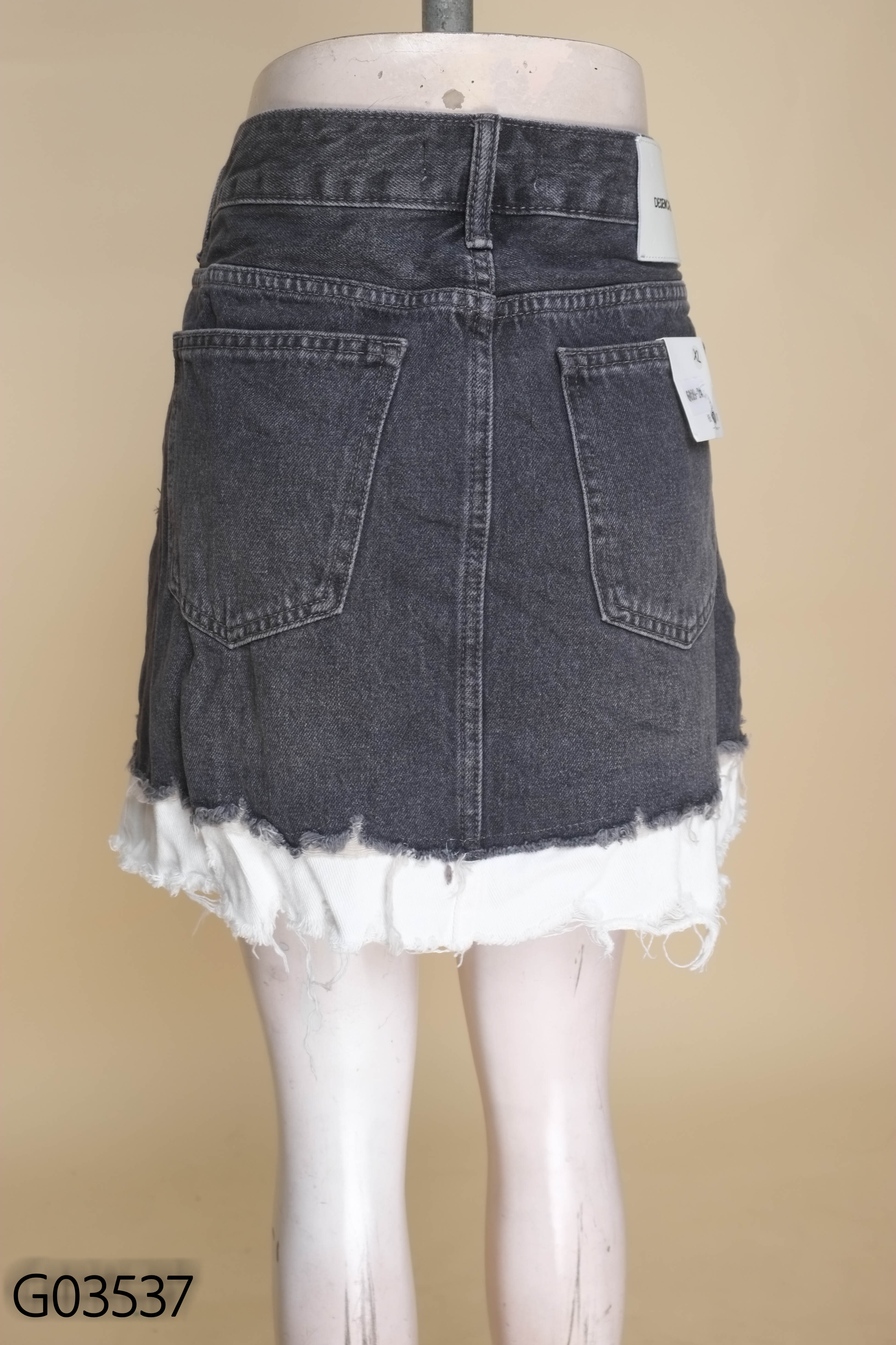 Chân váy jeans đen mix trắng