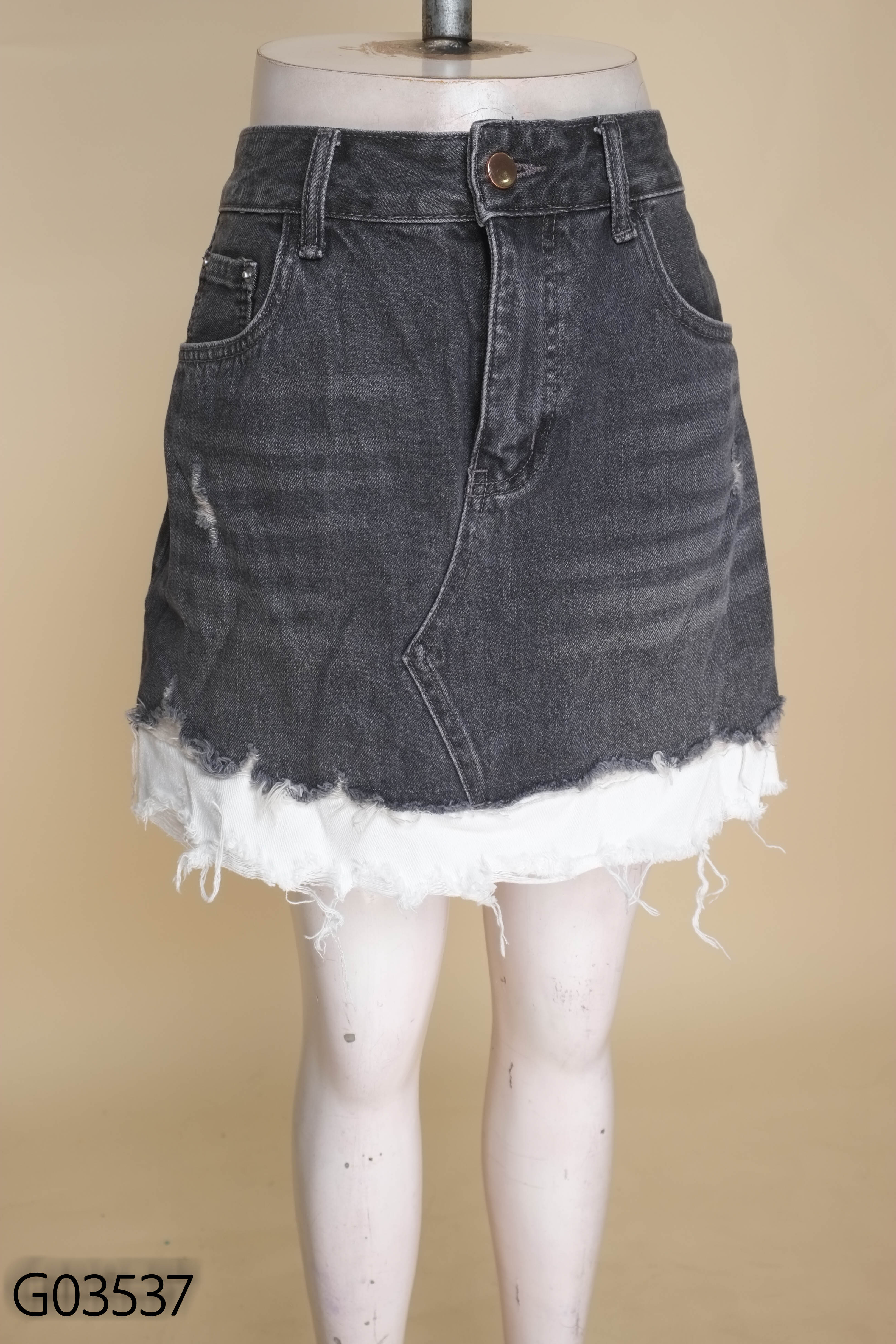 Chân váy jeans đen mix trắng