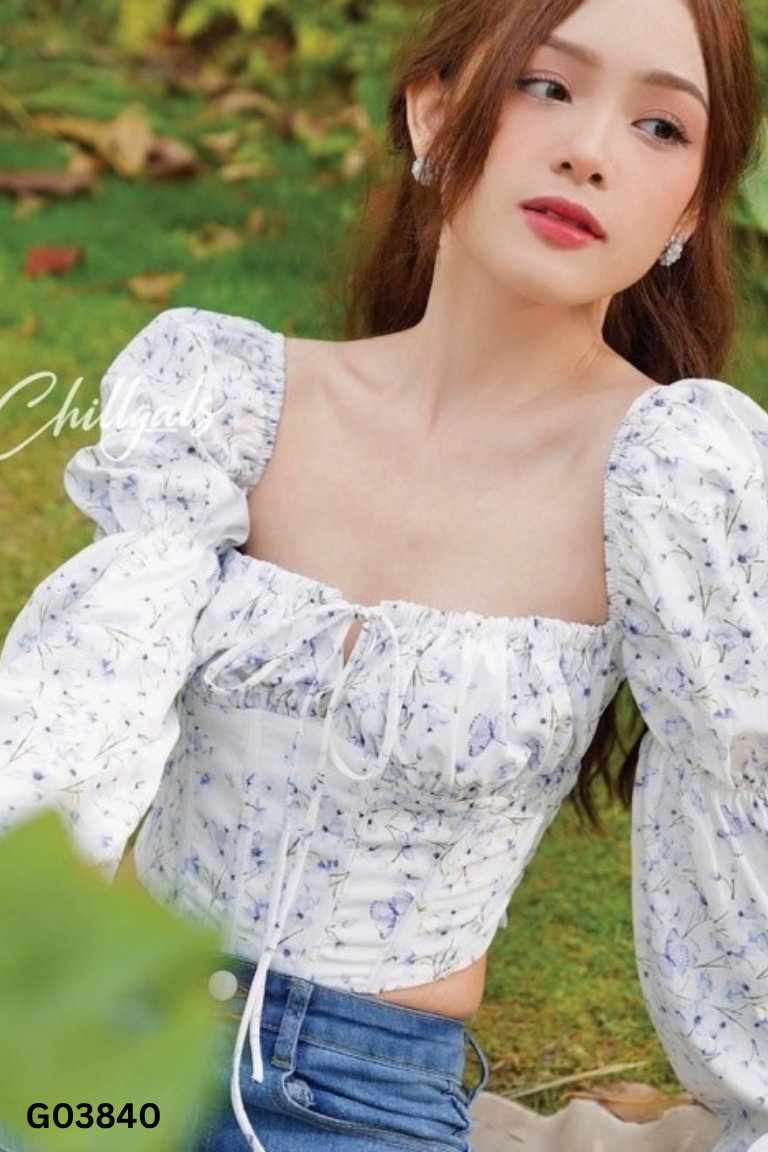 Áo trắng hoa xanh dáng ngắn