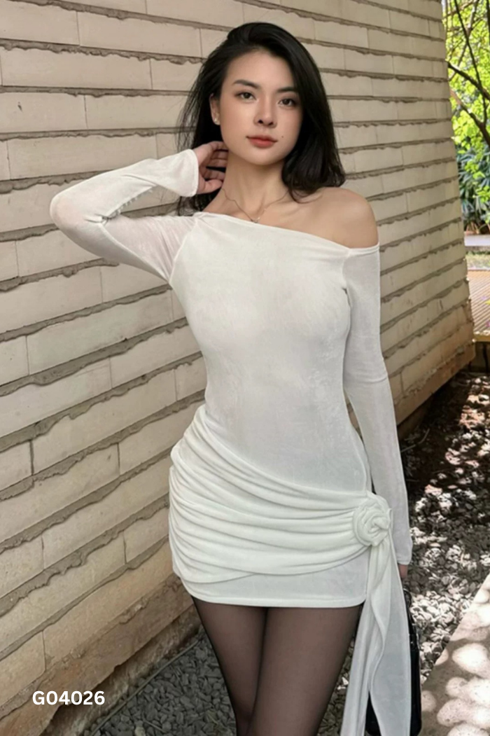 Váy trắng dúm phối hoa