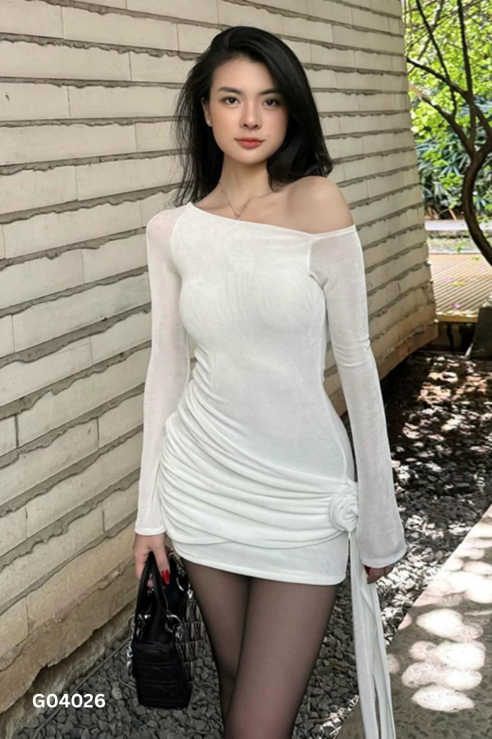 Váy trắng dúm phối hoa