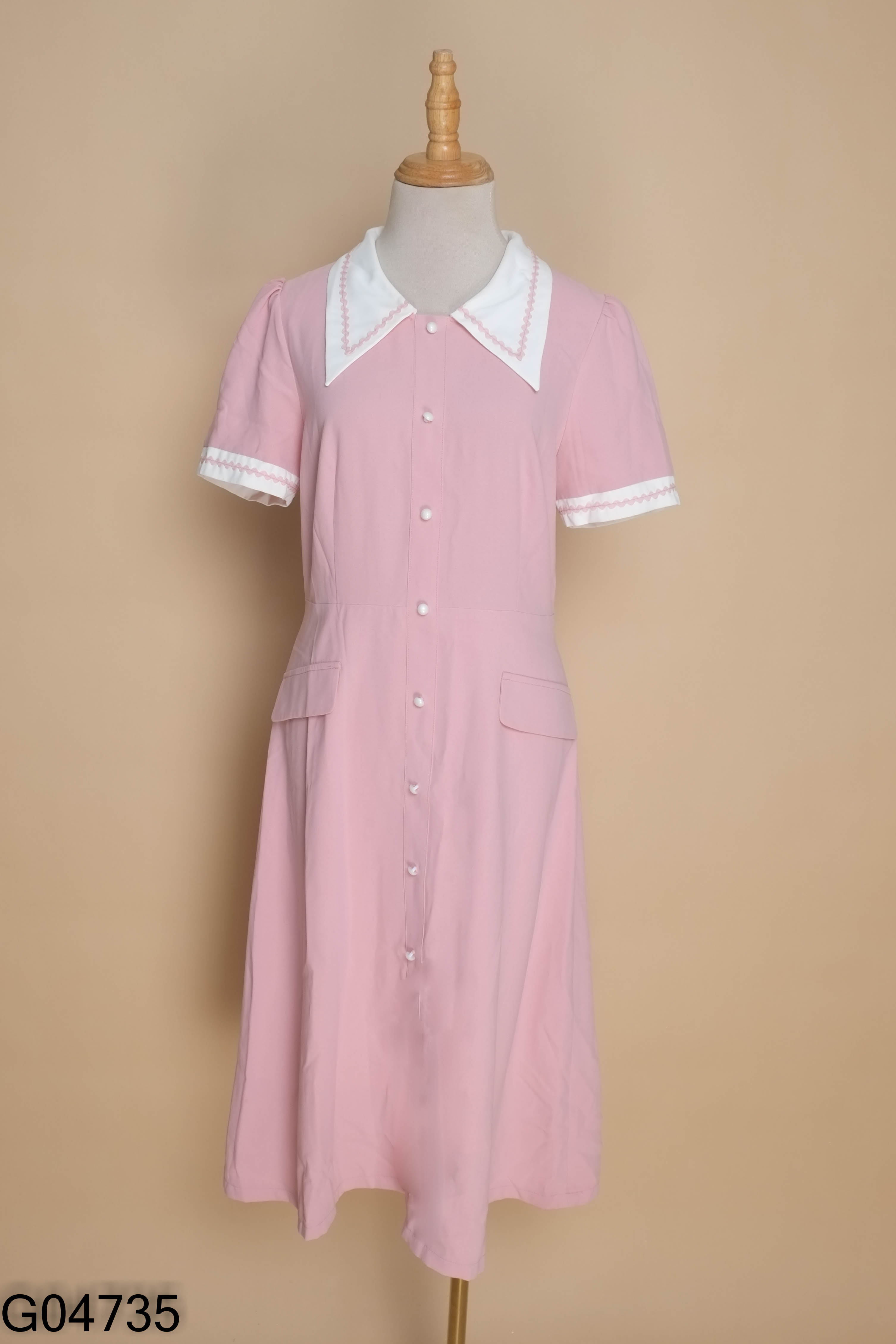 Váy hồng YOSHINOHANA cổ trắng