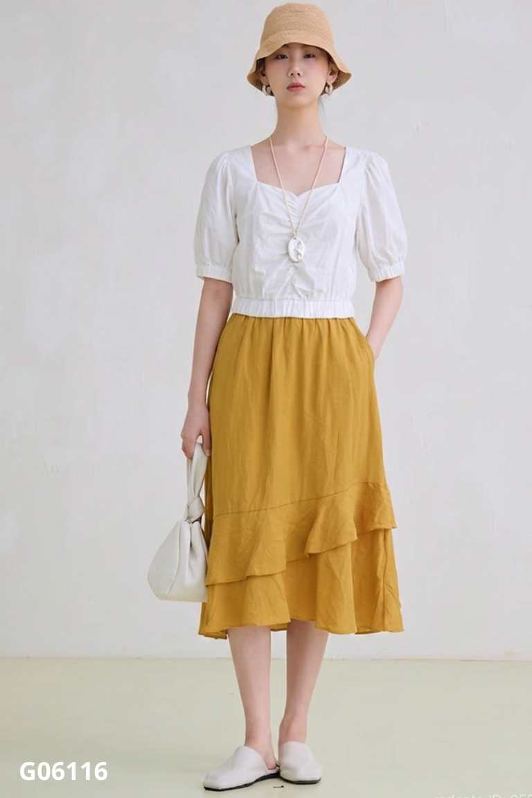 Set áo croptop trắng + chân váy nâu