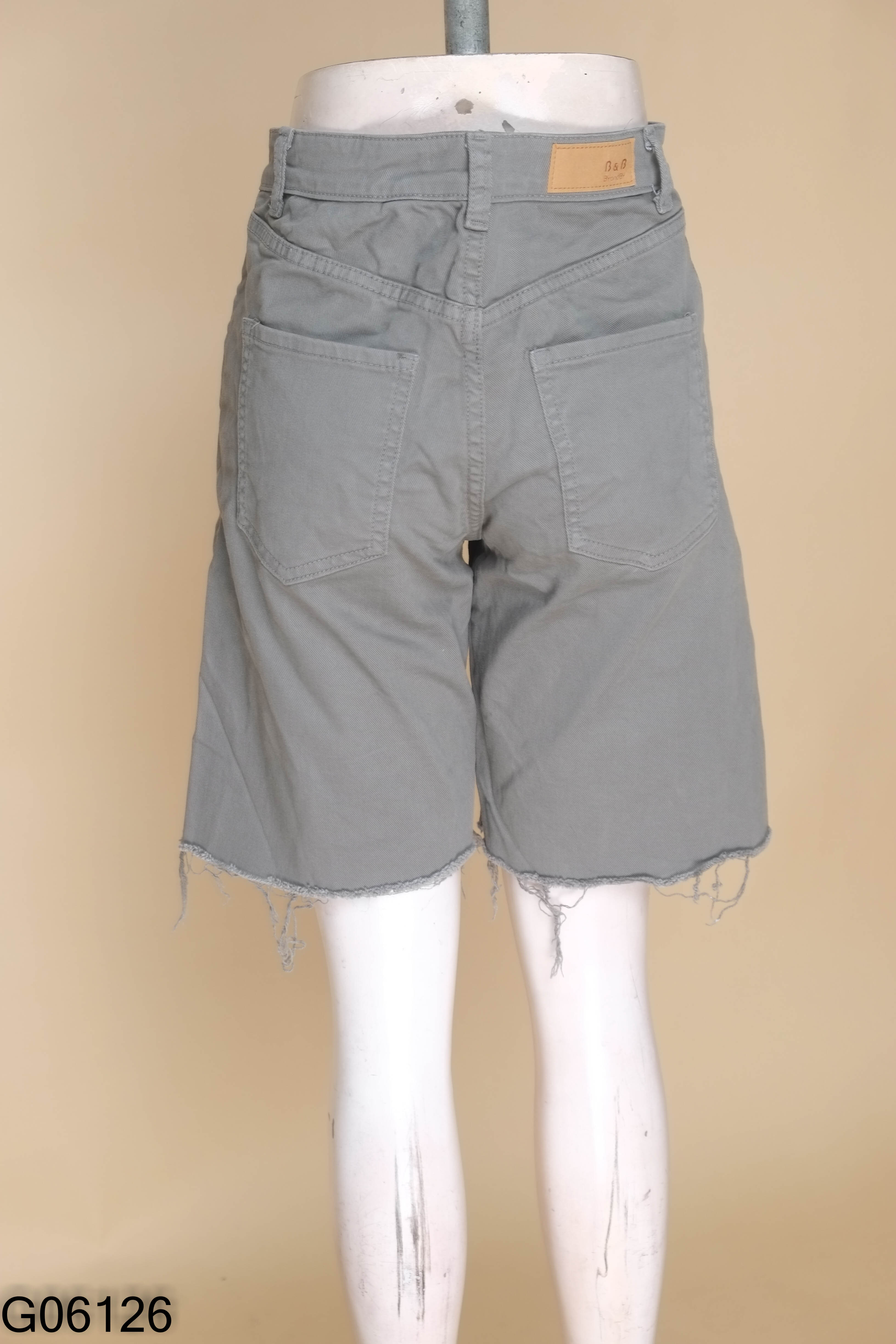 Quần short lửng kaki rêu