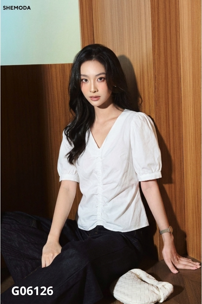 Áo trắng dúm cổ V