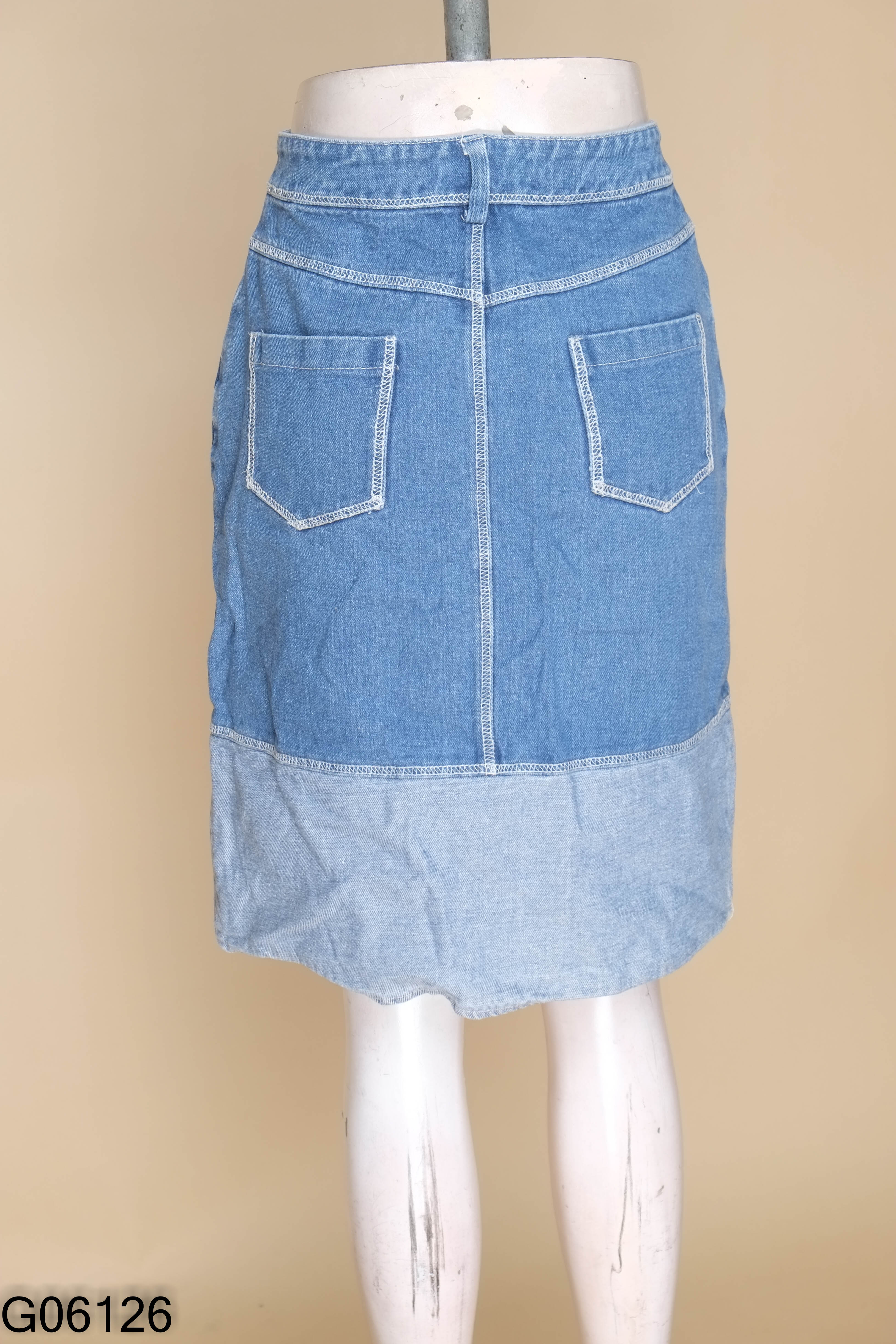Chân váy jeans xanh 4 cúc