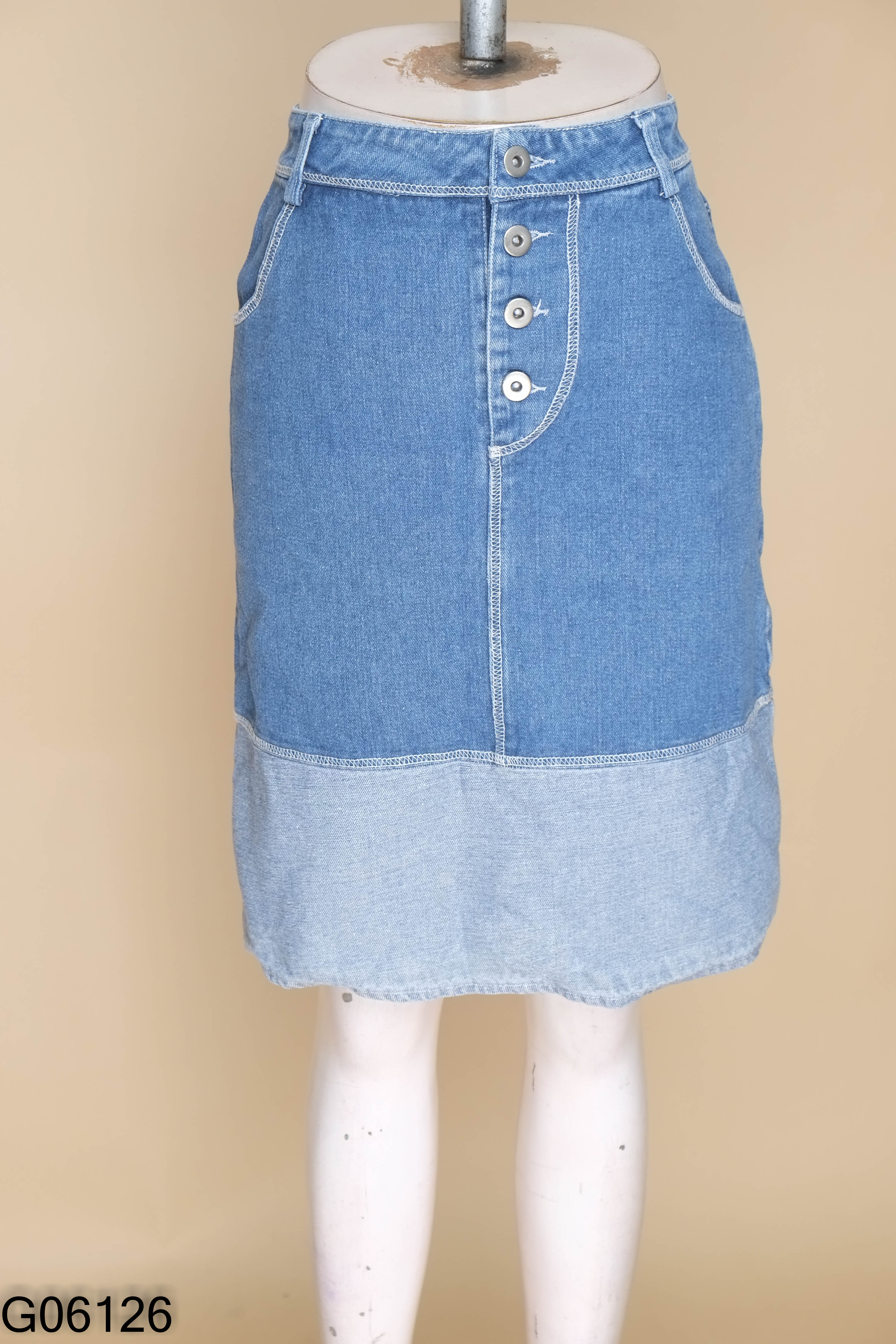 Chân váy jeans xanh 4 cúc