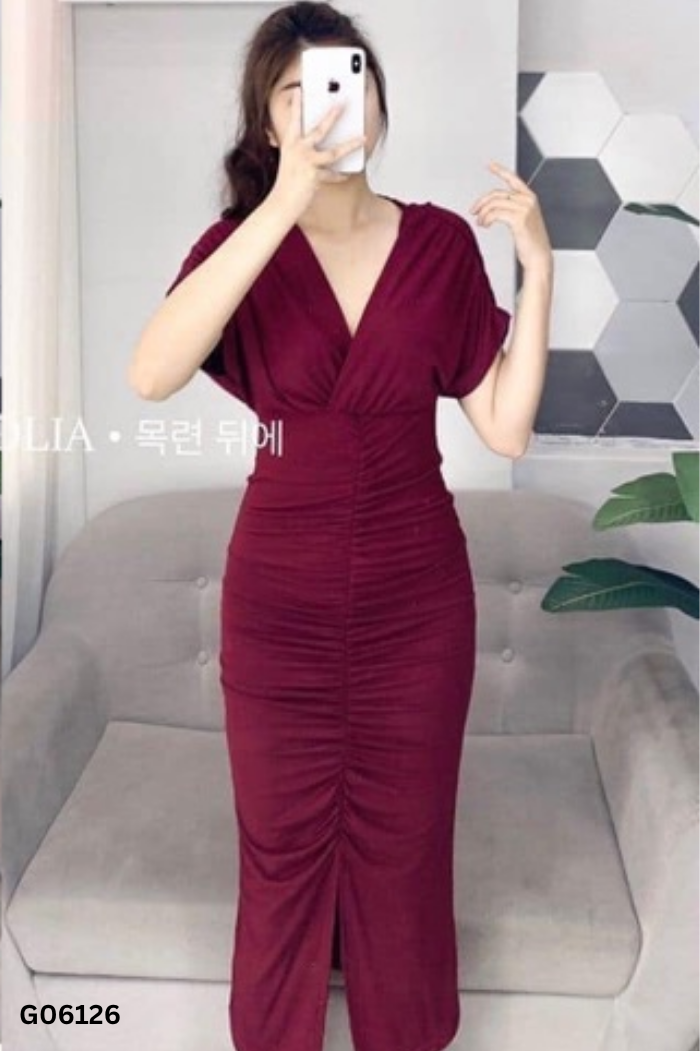 Váy đỏ đô cổ V phối nhún