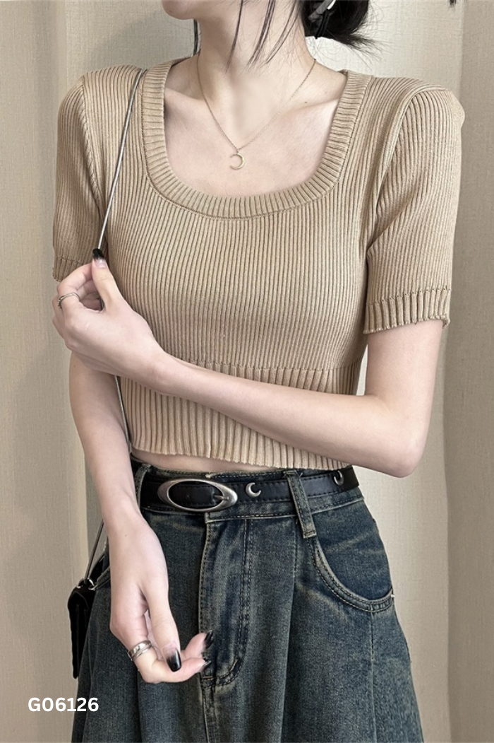 Áo len nâu tay ngắn cổ vuông