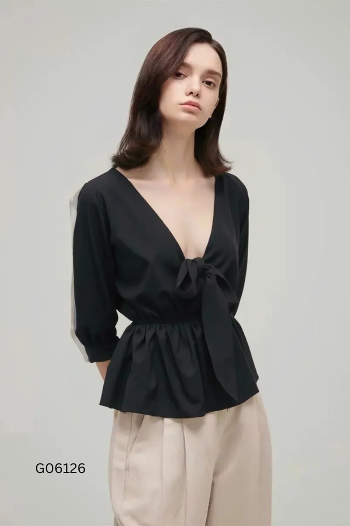 Áo kiểu đen trơn hở lưng