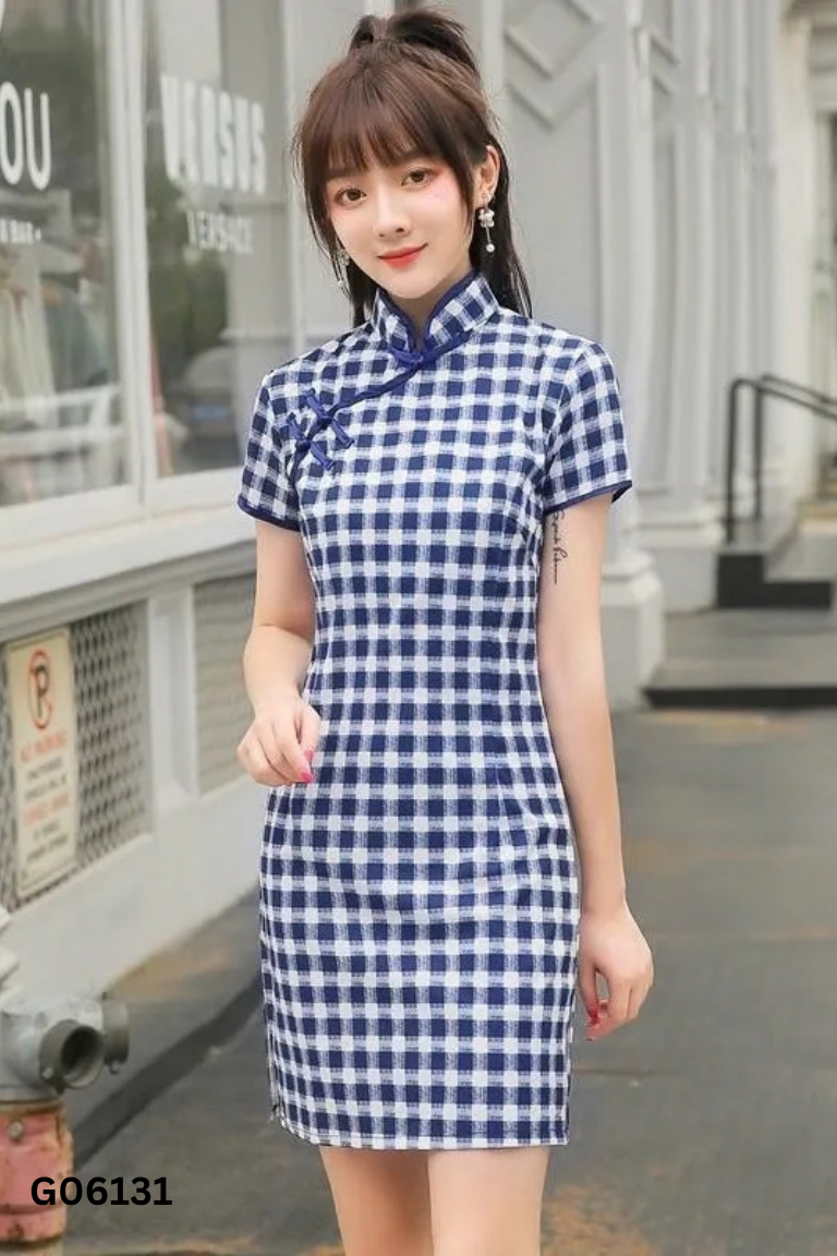 Váy xanh kẻ caro cổ tàu