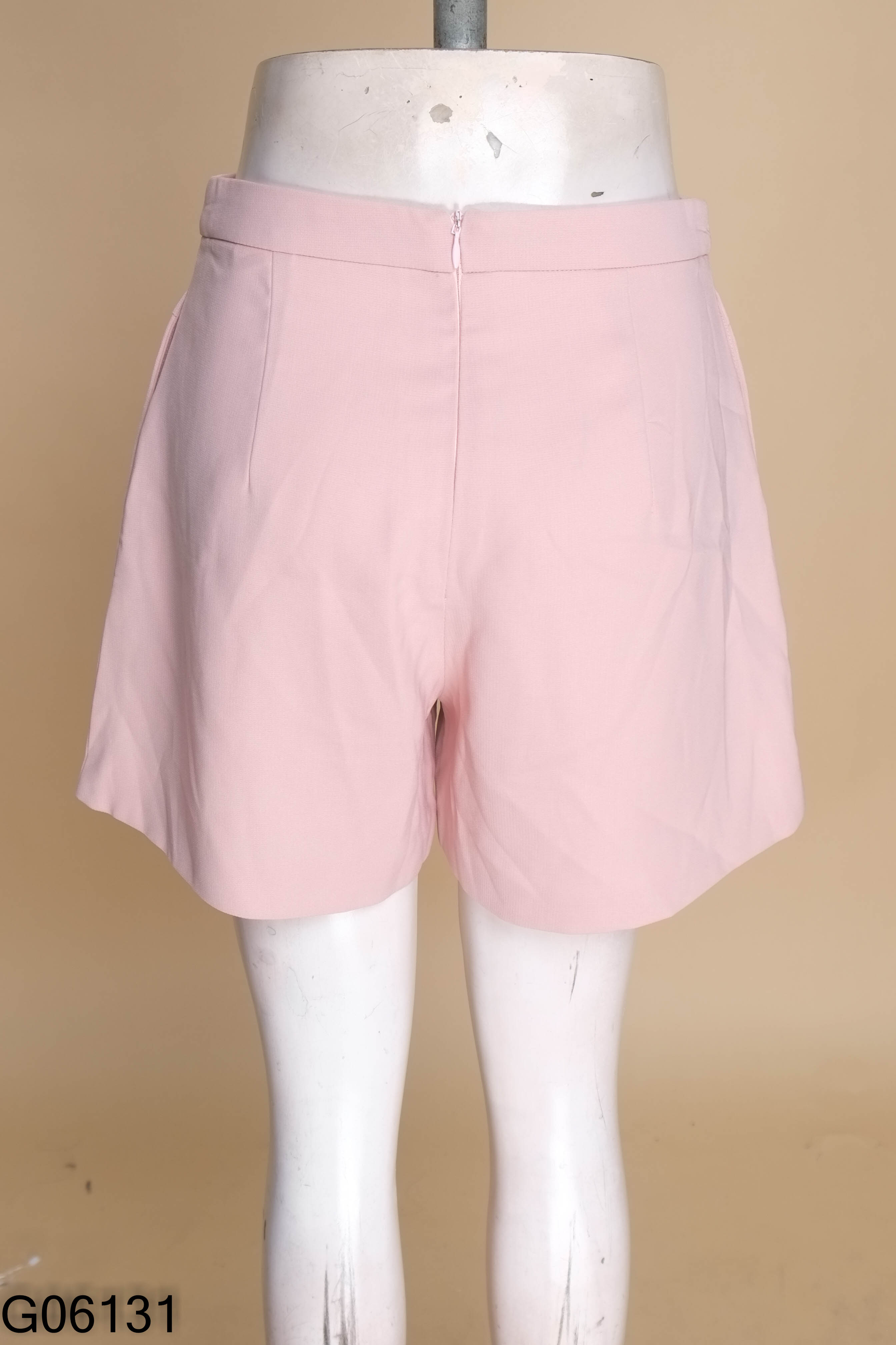 Quần short hồng trơn