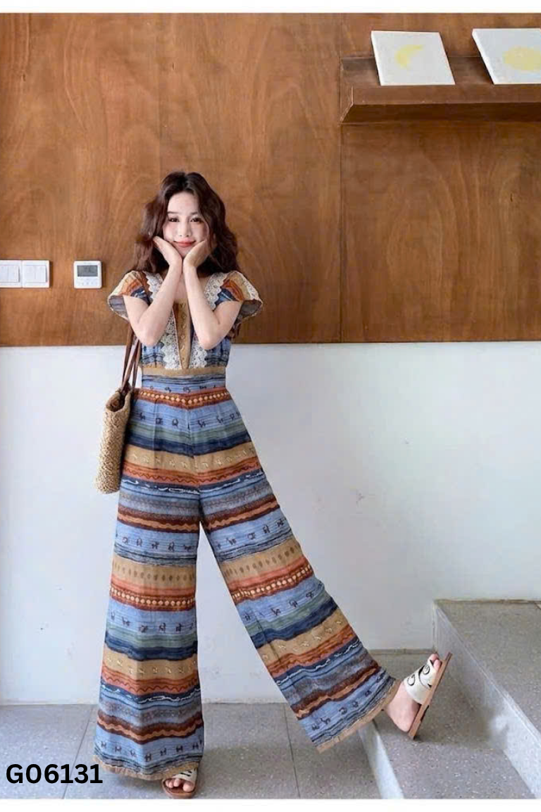 Jumpsuit xanh phối nhiều màu viền ren