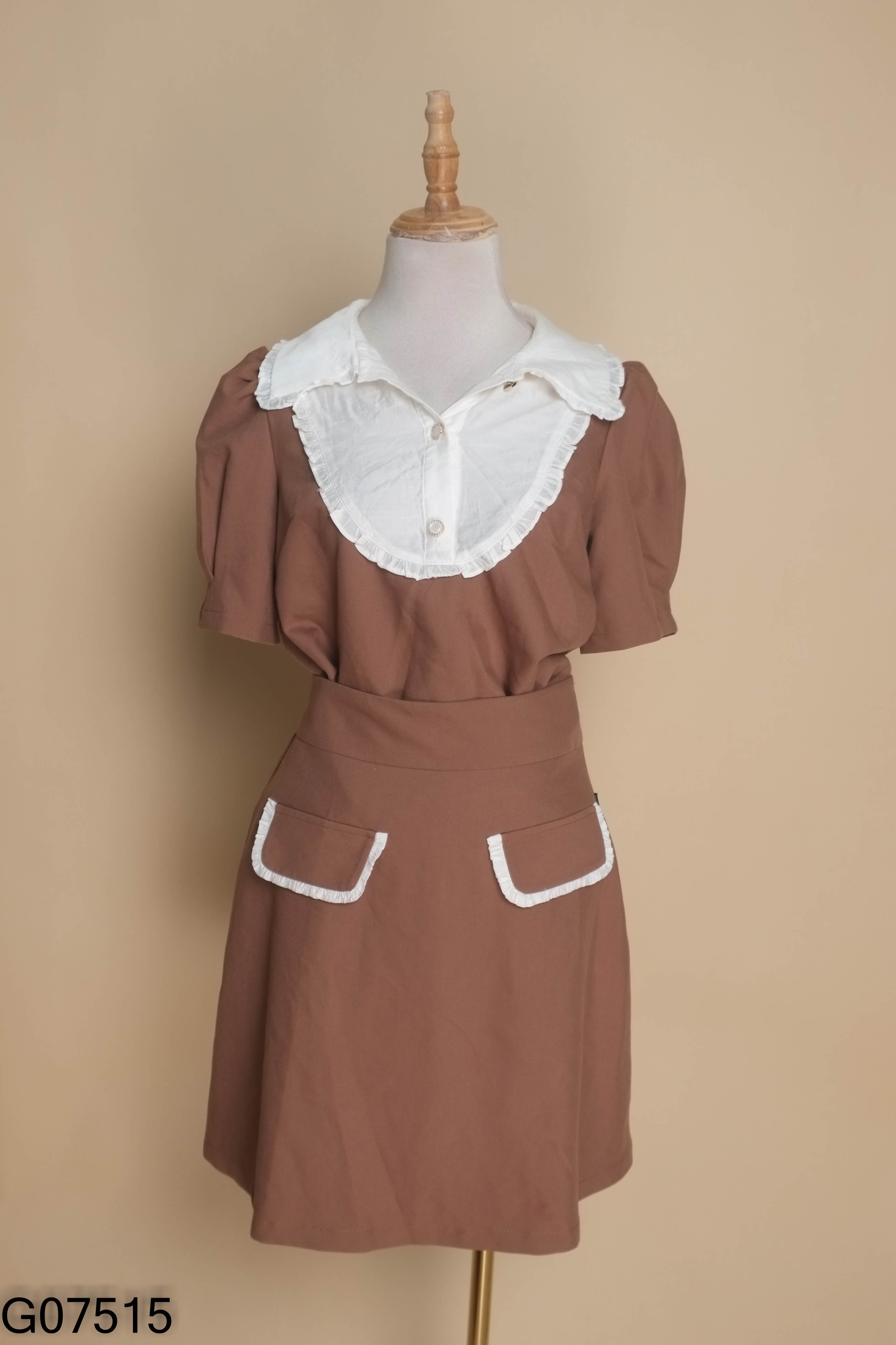 Set áo CUNNIE STORIE nâu cổ be + chân váy