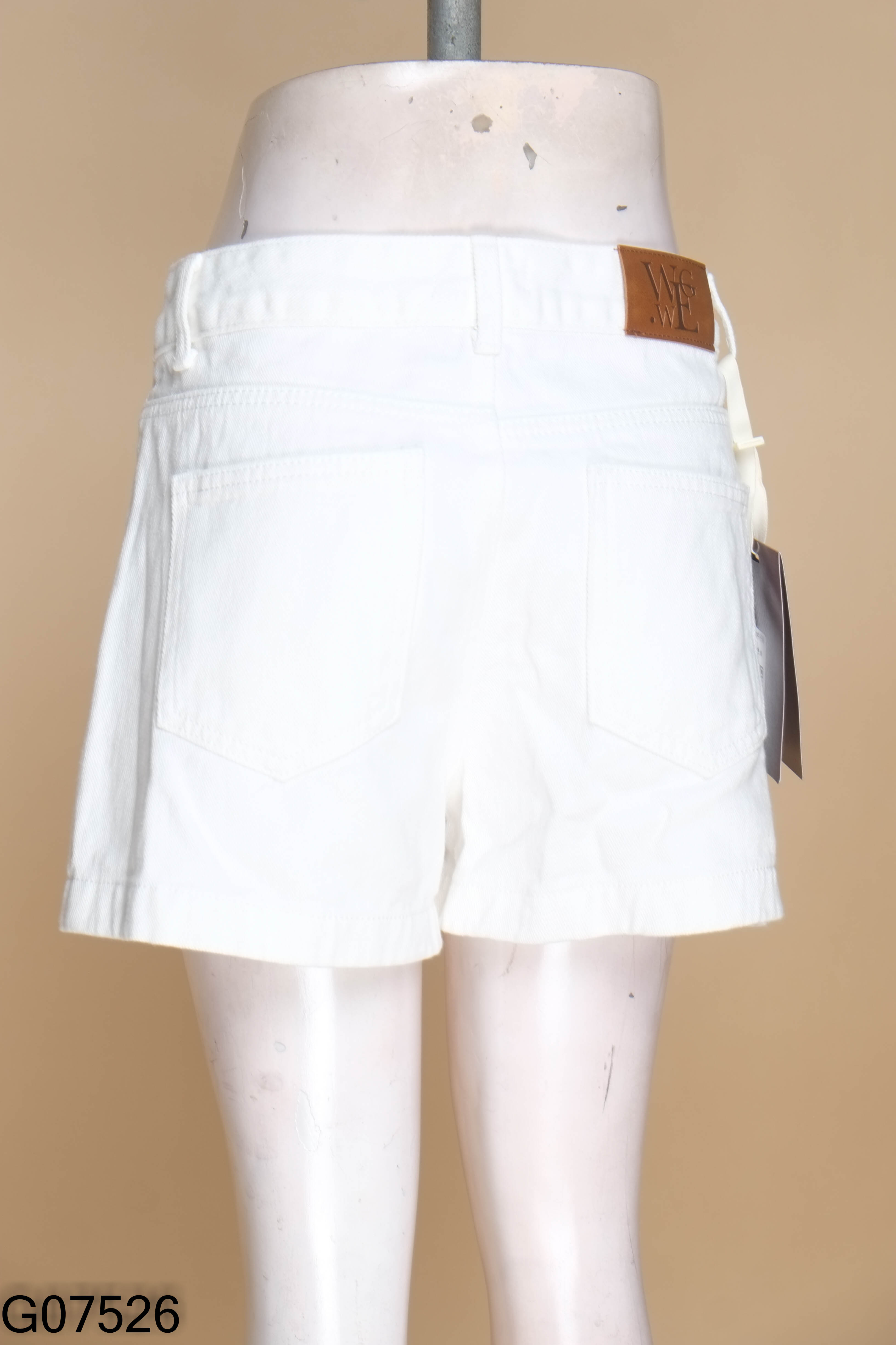 NEWTAG Quần shorts WGWE jeans trắng
