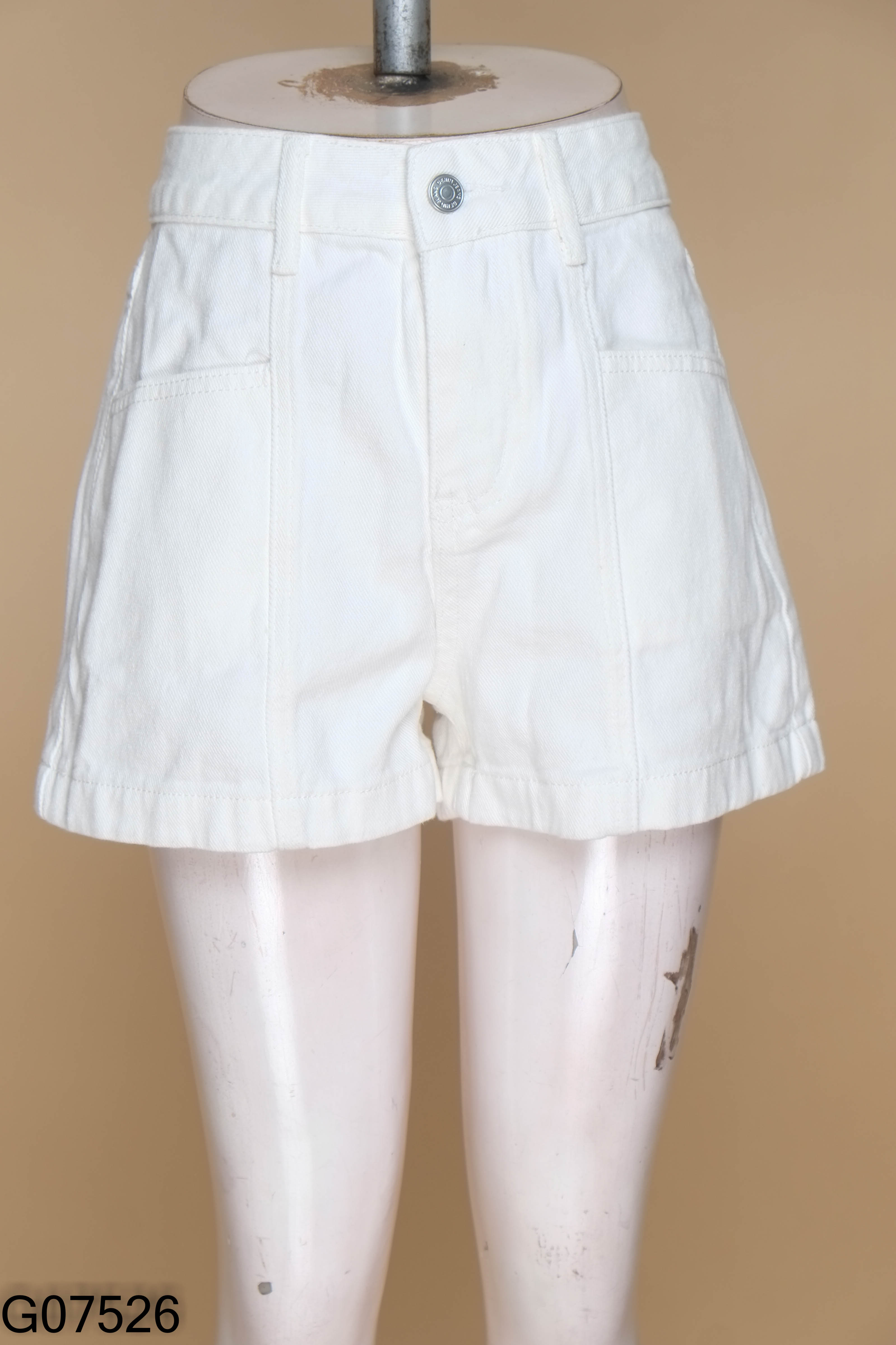 NEWTAG Quần shorts WGWE jeans trắng
