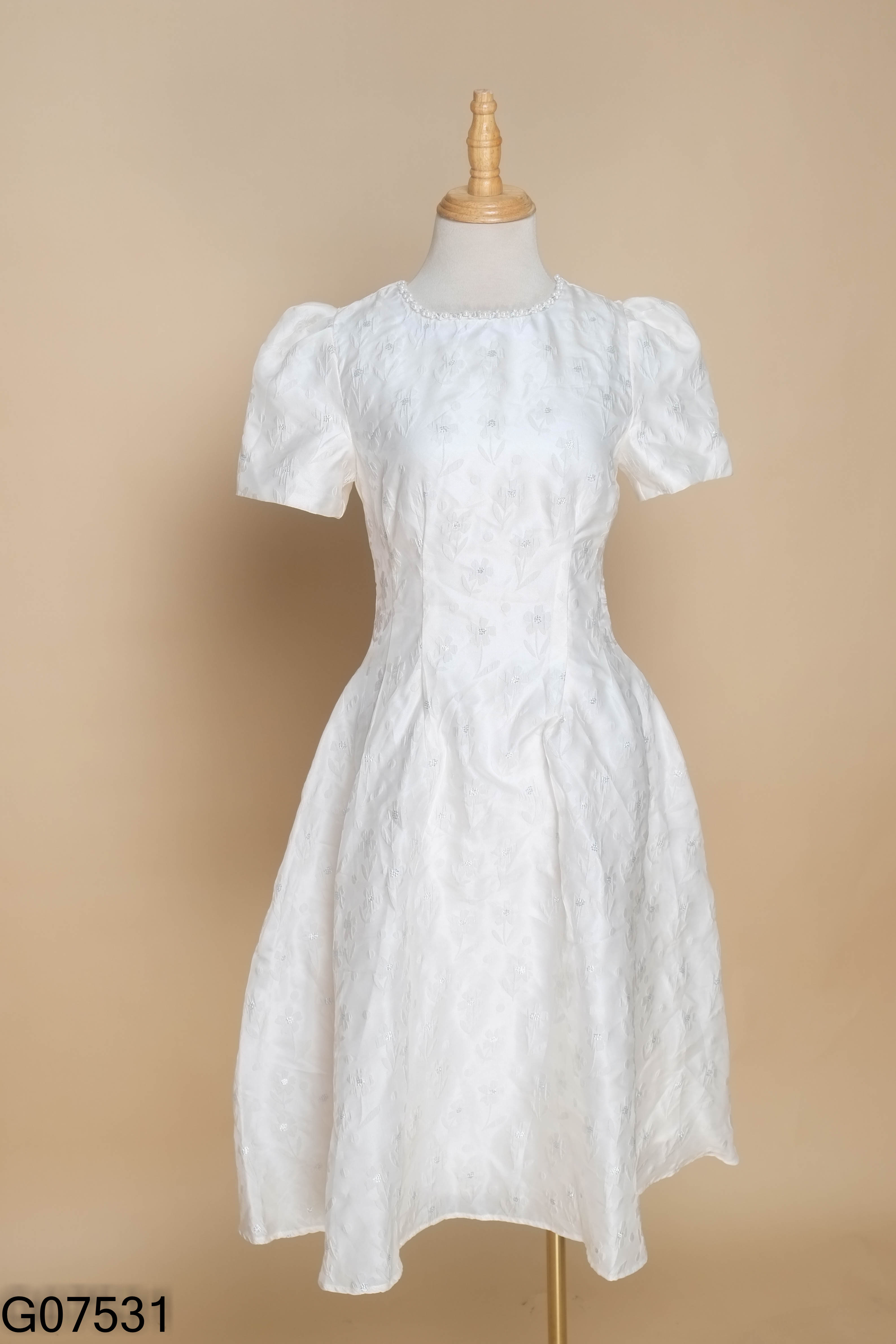 Váy voan trắng TA COLLECTION cổ ngọc