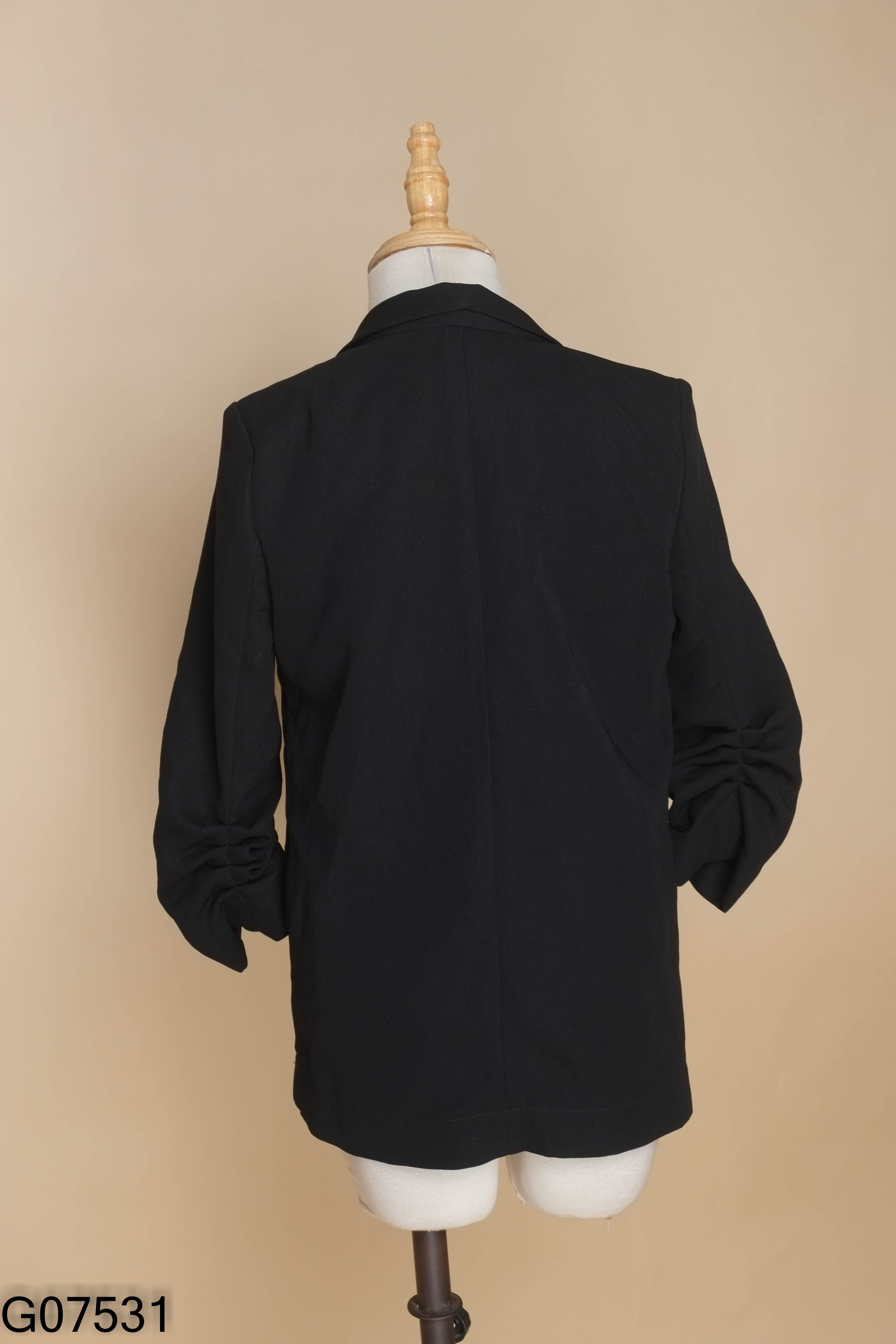 Áo blazer đen HOI VU